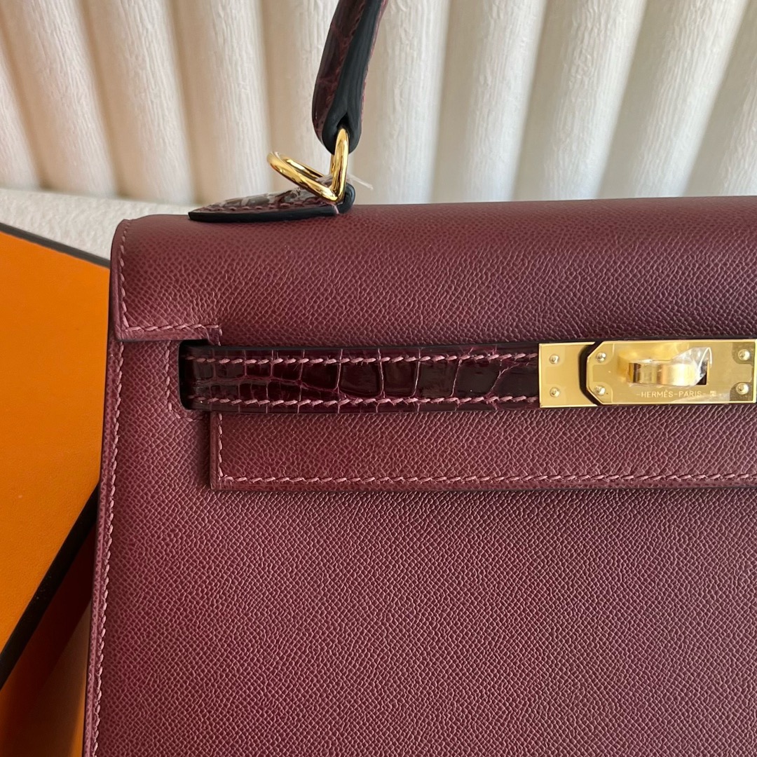愛馬仕包包印尼旗艦店 Hermès Kelly 25 Touch亮面尼祿鱷魚愛馬仕紅/波爾多酒紅金色五金