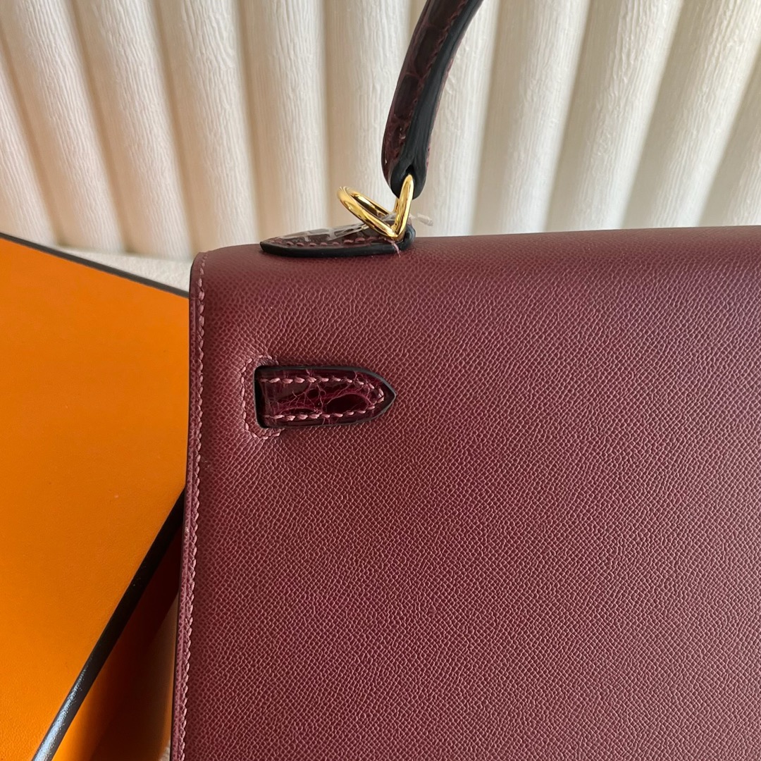 愛馬仕包包印尼旗艦店 Hermès Kelly 25 Touch亮面尼祿鱷魚愛馬仕紅/波爾多酒紅金色五金