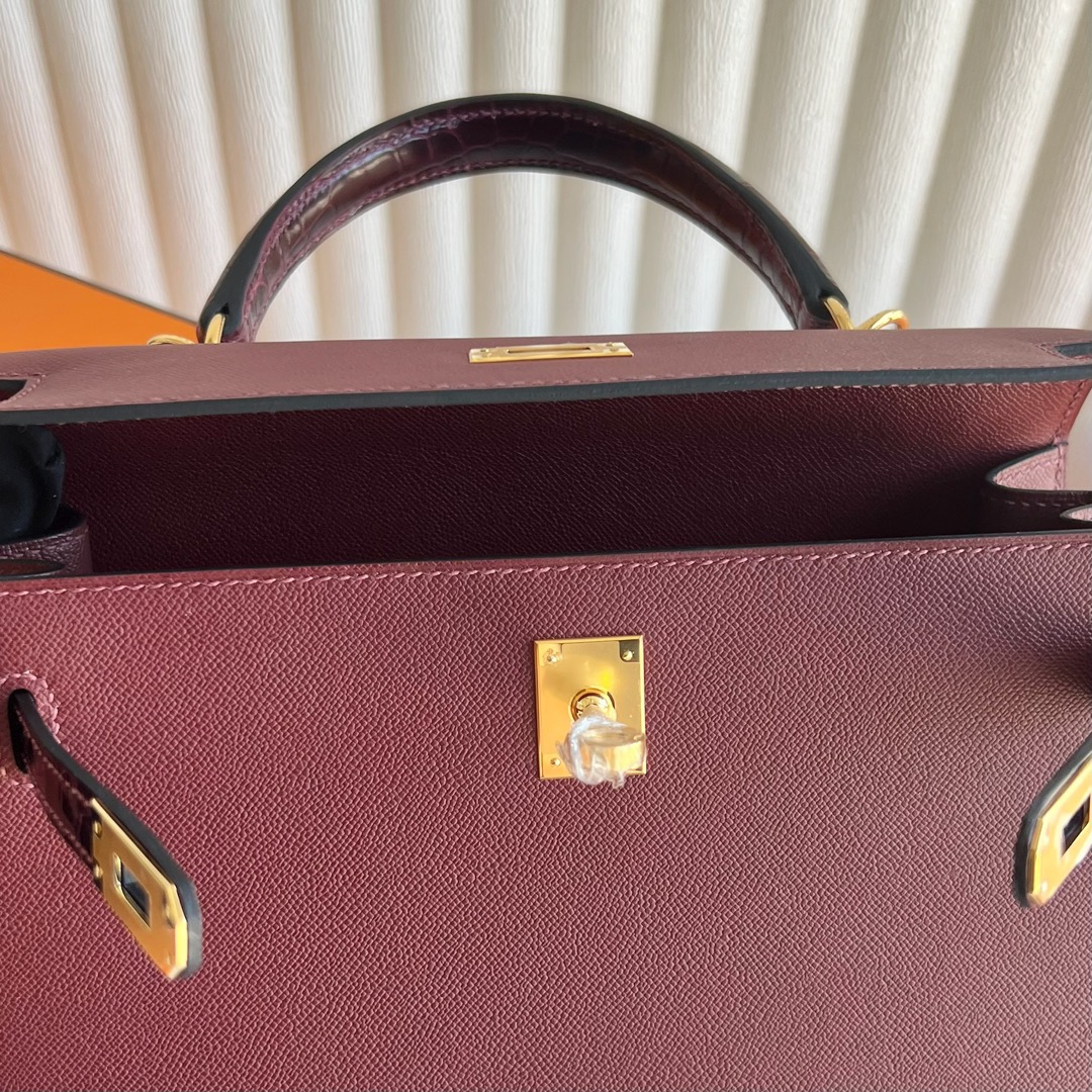 愛馬仕包包印尼旗艦店 Hermès Kelly 25 Touch亮面尼祿鱷魚愛馬仕紅/波爾多酒紅金色五金