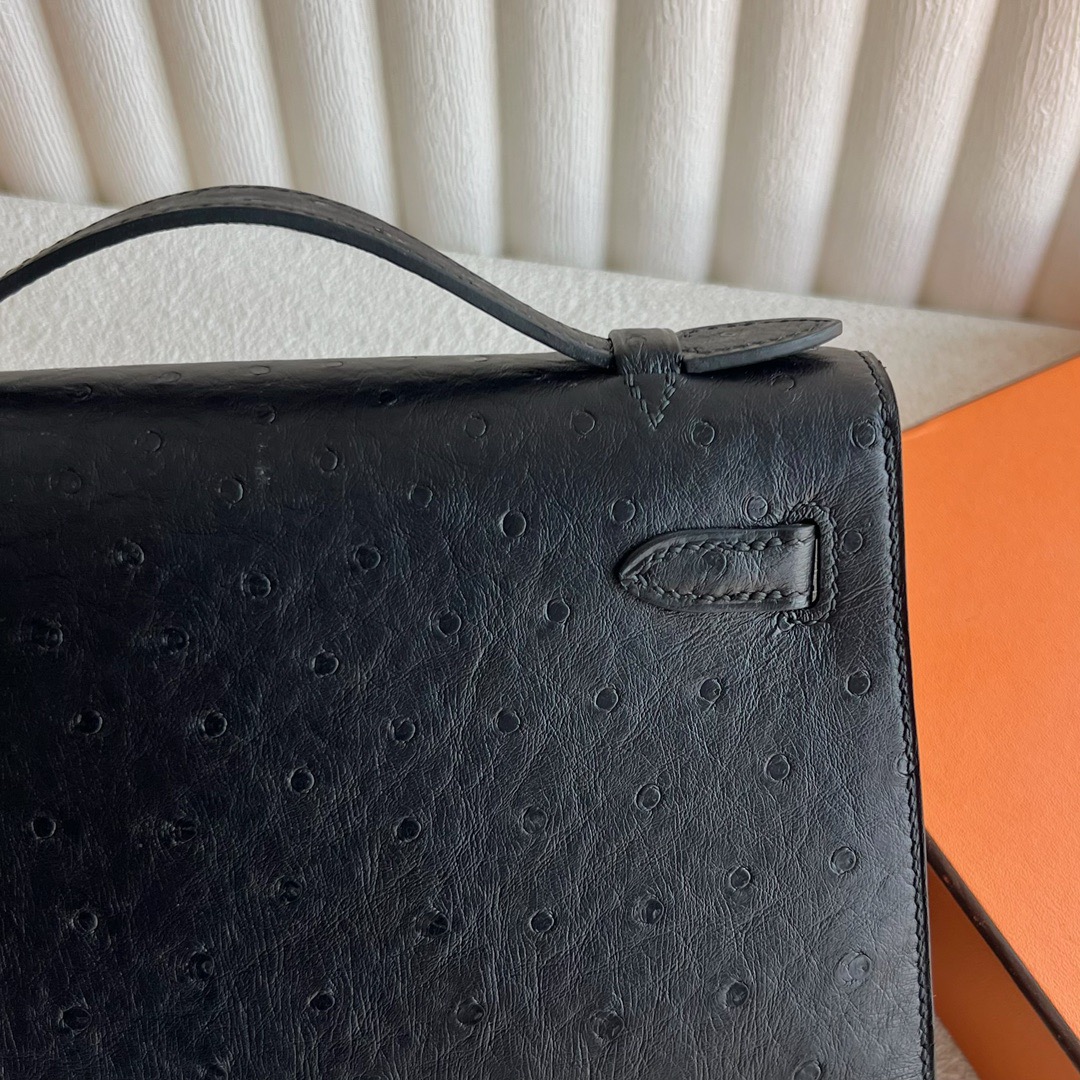 愛馬仕香港置地太子專賣店 Hermès Mini Kelly Pochette 原廠南非Klein Karoo鴕鳥皮黑色銀色五金