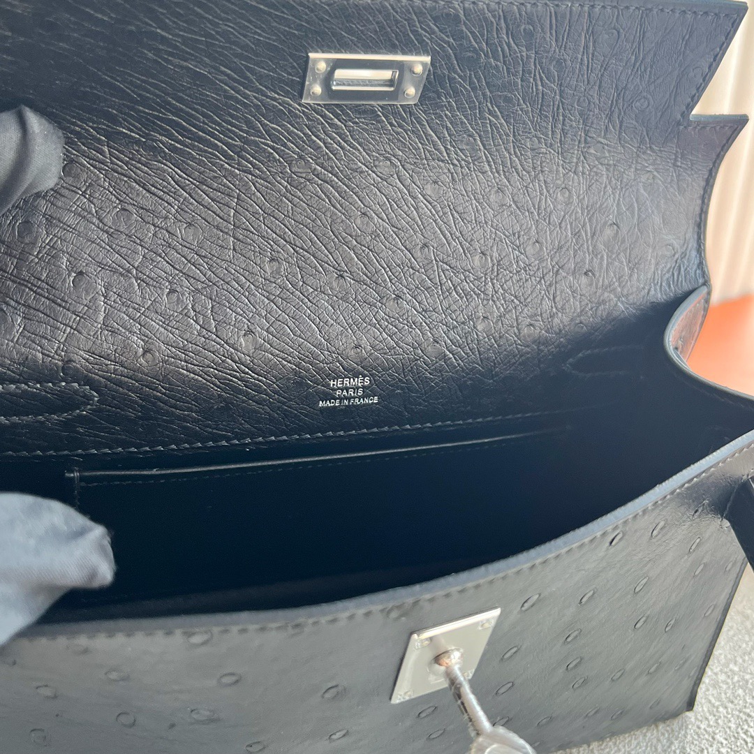 愛馬仕香港置地太子專賣店 Hermès Mini Kelly Pochette 原廠南非Klein Karoo鴕鳥皮黑色銀色五金