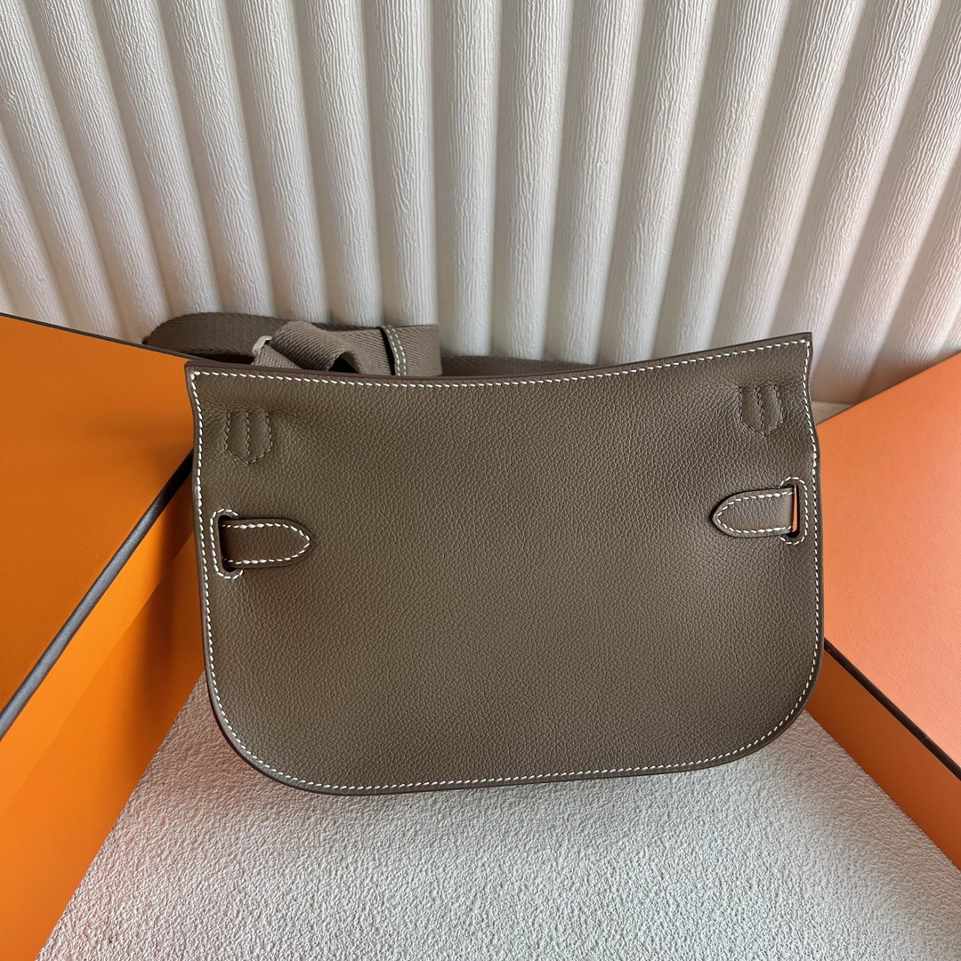 愛馬仕吉普賽包包經典款圖片 Hermès Jypssiere Mini Evercolor 大象灰銀色五金