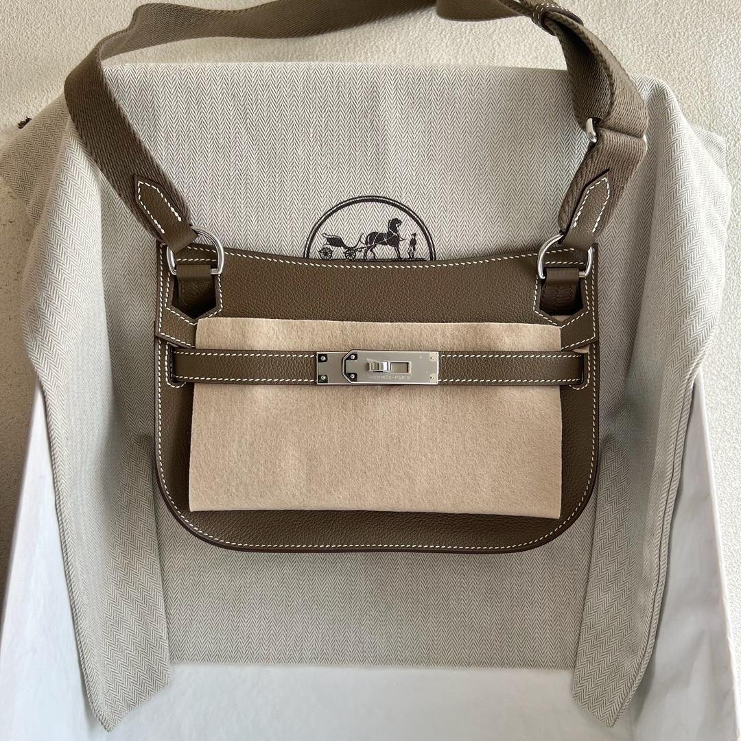 愛馬仕吉普賽包包經典款圖片 Hermès Jypssiere Mini Evercolor 大象灰銀色五金