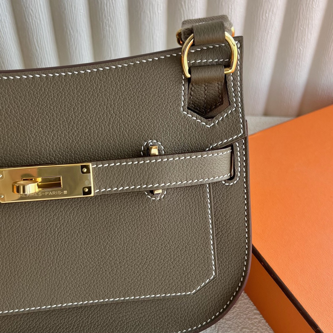 愛馬仕吉普賽包包圖片Hermès Jypssiere Mini Evercolor 顏色Etoupe大象灰金色五金