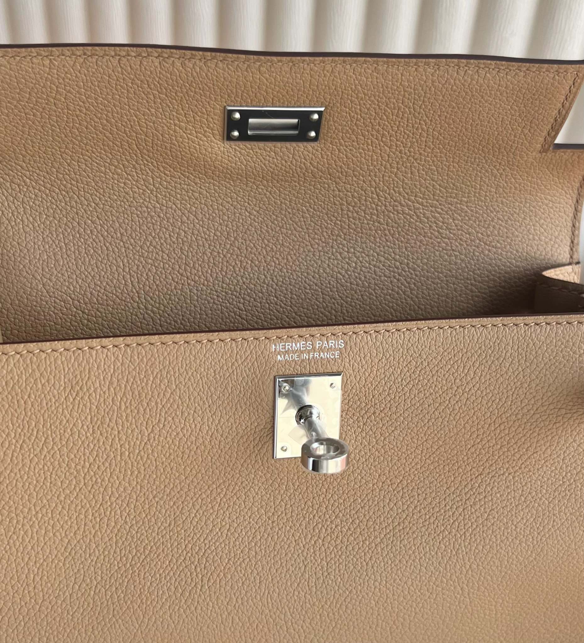 愛馬仕跳舞包價格經典款圖片Hermès Kelly danse Evercolor Leather顏色0M Chai奶茶色銀色五金