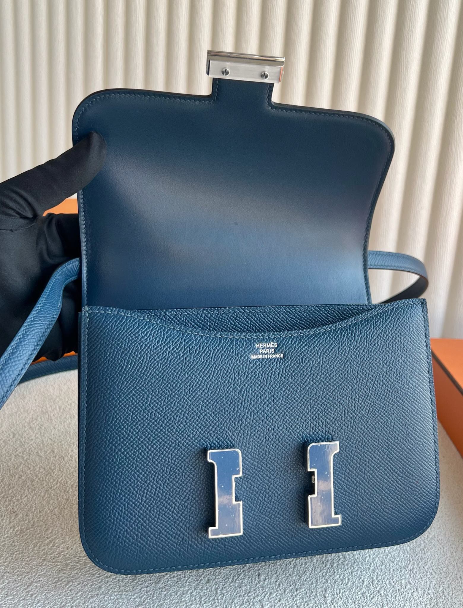 愛馬仕康康空姐包價格 Hermès Constance 18 Epsom Leather 顏色S4 Deep Bleu深邃藍配珐琅扣
