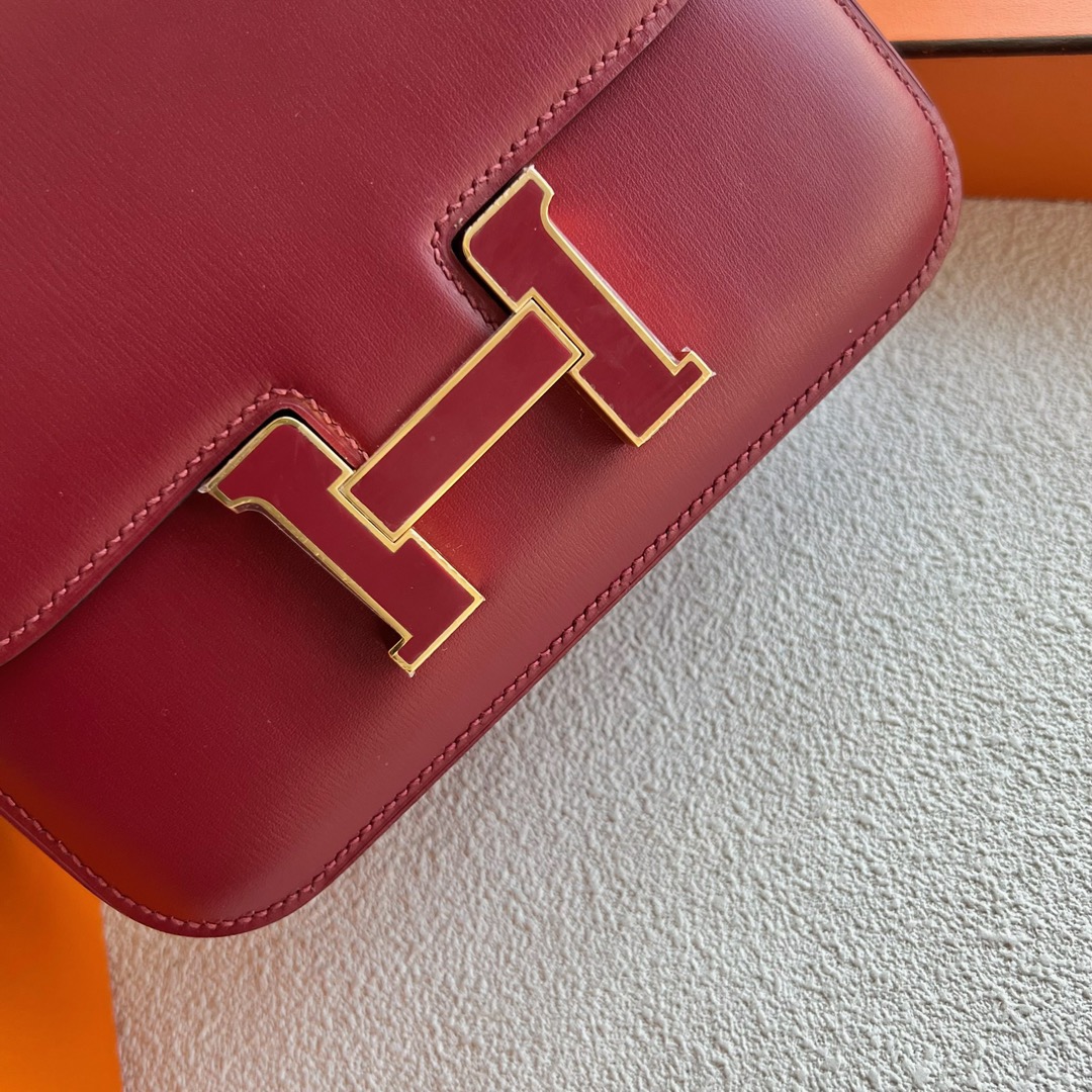 愛馬仕康康空姐包圖片Hermès Constance 18 Box Leather顏色愛馬仕紅配珐琅扣金色五金