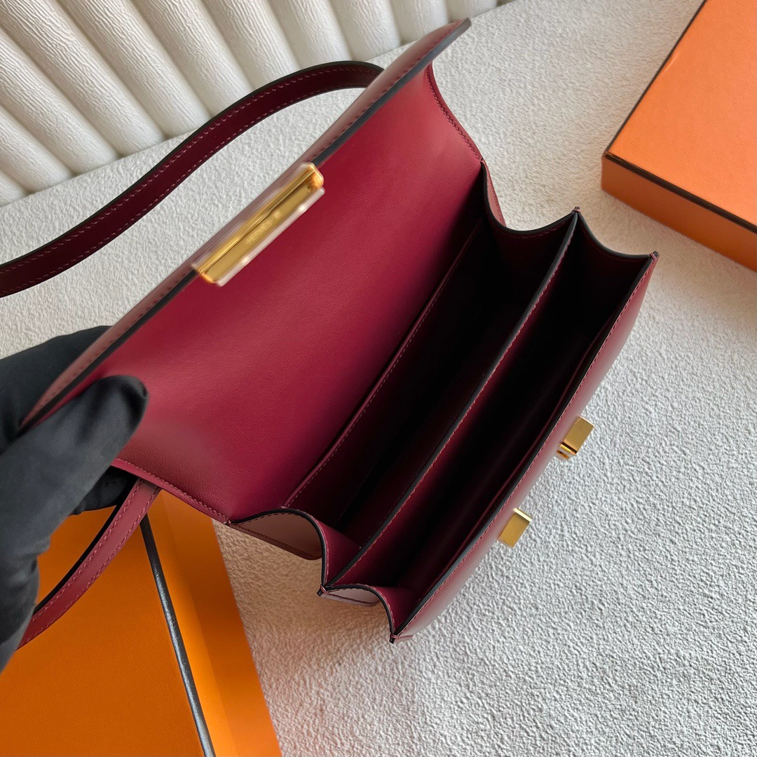 愛馬仕康康空姐包圖片Hermès Constance 18 Box Leather顏色愛馬仕紅配珐琅扣金色五金