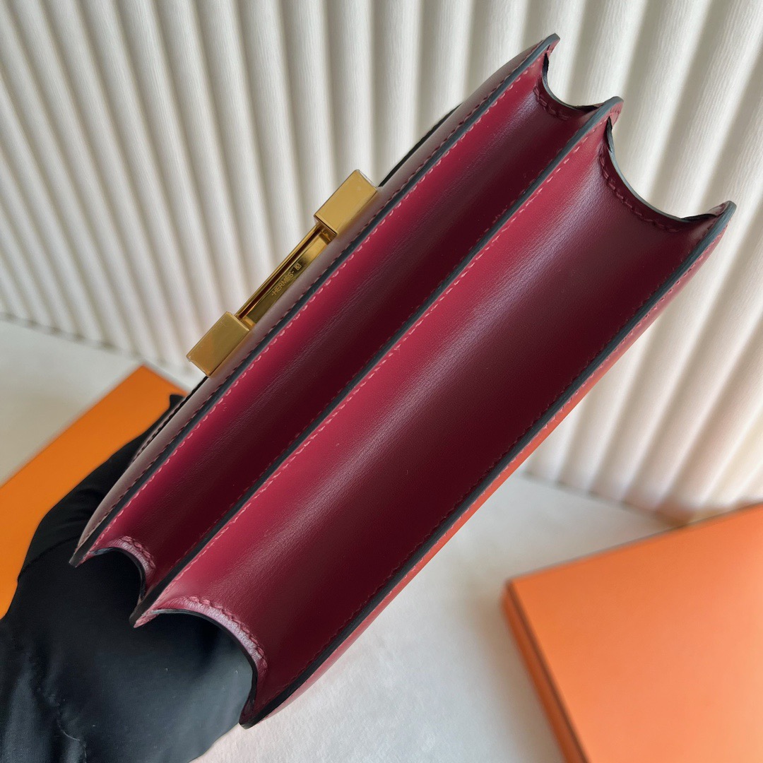 愛馬仕康康空姐包圖片Hermès Constance 18 Box Leather顏色愛馬仕紅配珐琅扣金色五金