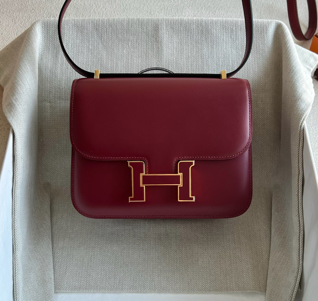 愛馬仕康康空姐包圖片Hermès Constance 18 Box Leather顏色愛馬仕紅配珐琅扣金色五金