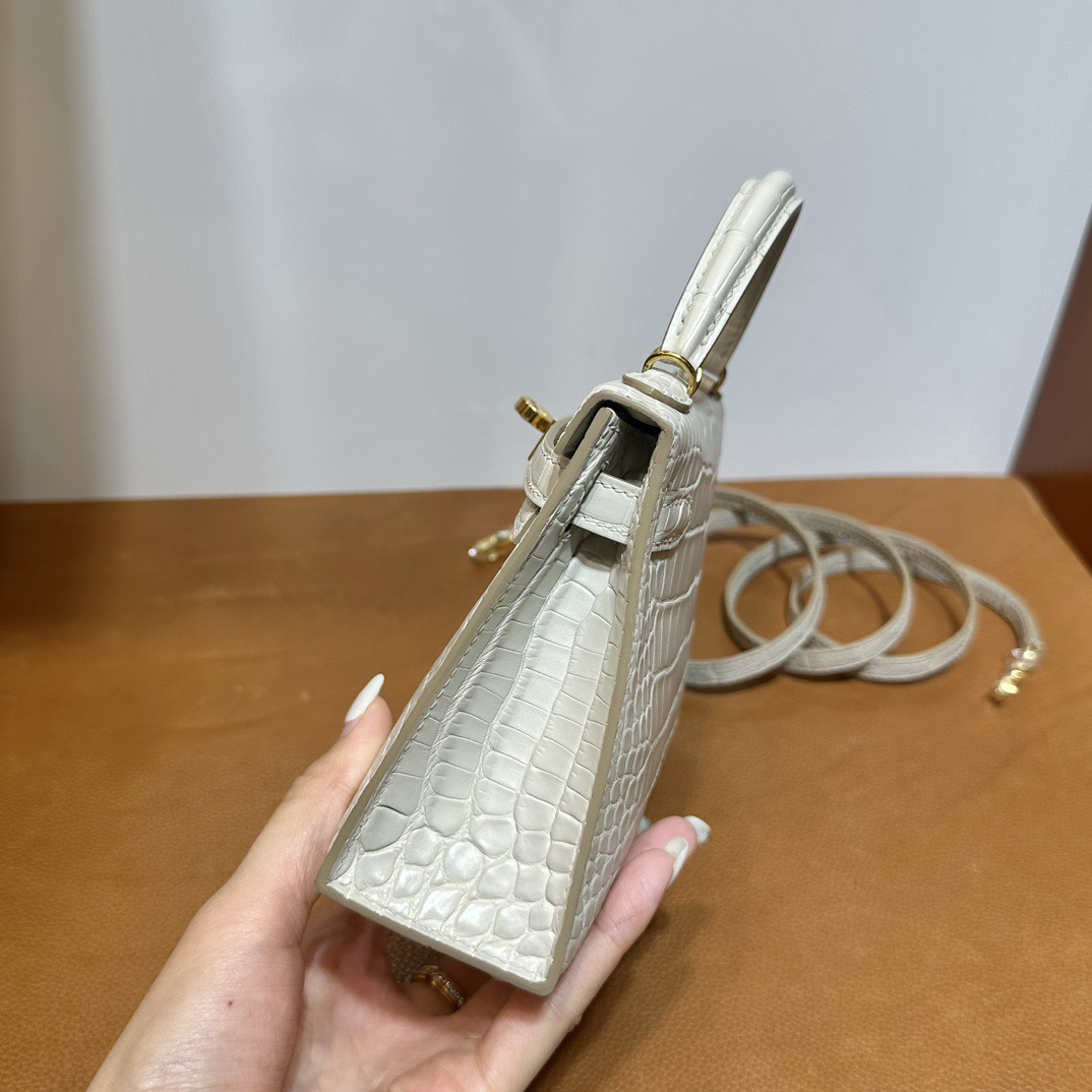 愛馬仕凱莉迷你二代19尺寸價格Hermès Kelly Mini Sellier 霧面美洲鱷魚皮奶油白 金色五金