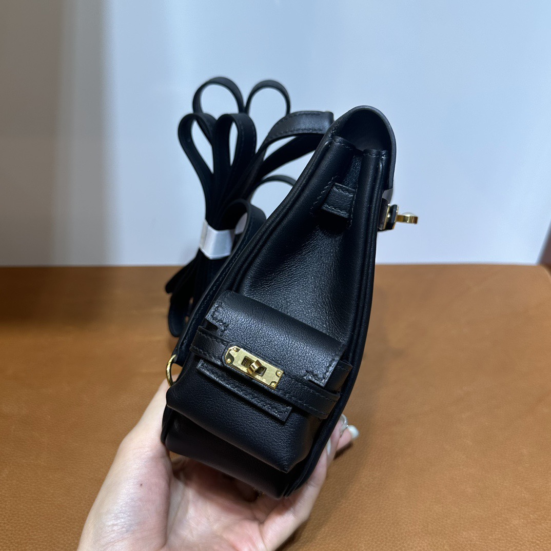愛馬仕小背包多少錢Hermès Kelly Jump Swift Leather Nior 黑色金色五金