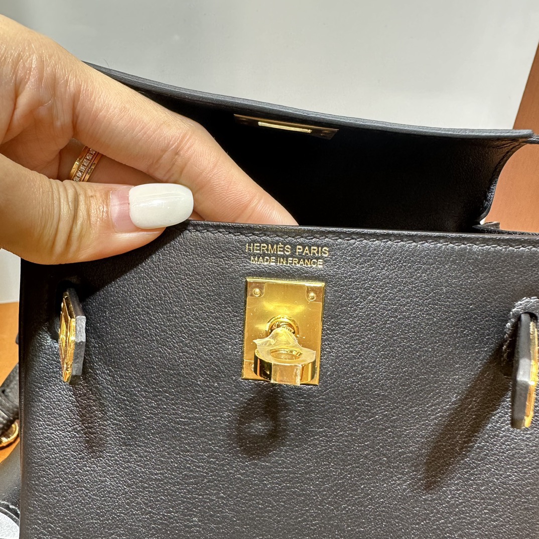 愛馬仕小背包多少錢Hermès Kelly Jump Swift Leather Nior 黑色金色五金