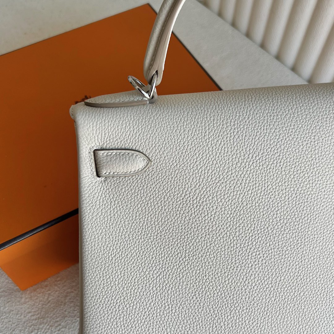 愛馬仕凱莉包28多少錢 Hermès Kelly 28 Togo Leather Color Craie 奶昔白銀色五金