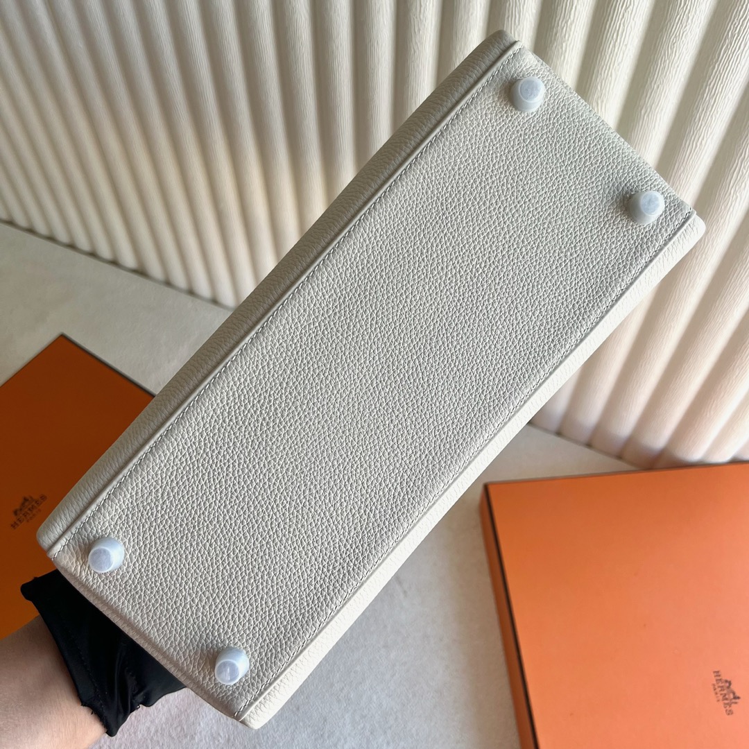 愛馬仕凱莉包28多少錢 Hermès Kelly 28 Togo Leather Color Craie 奶昔白銀色五金