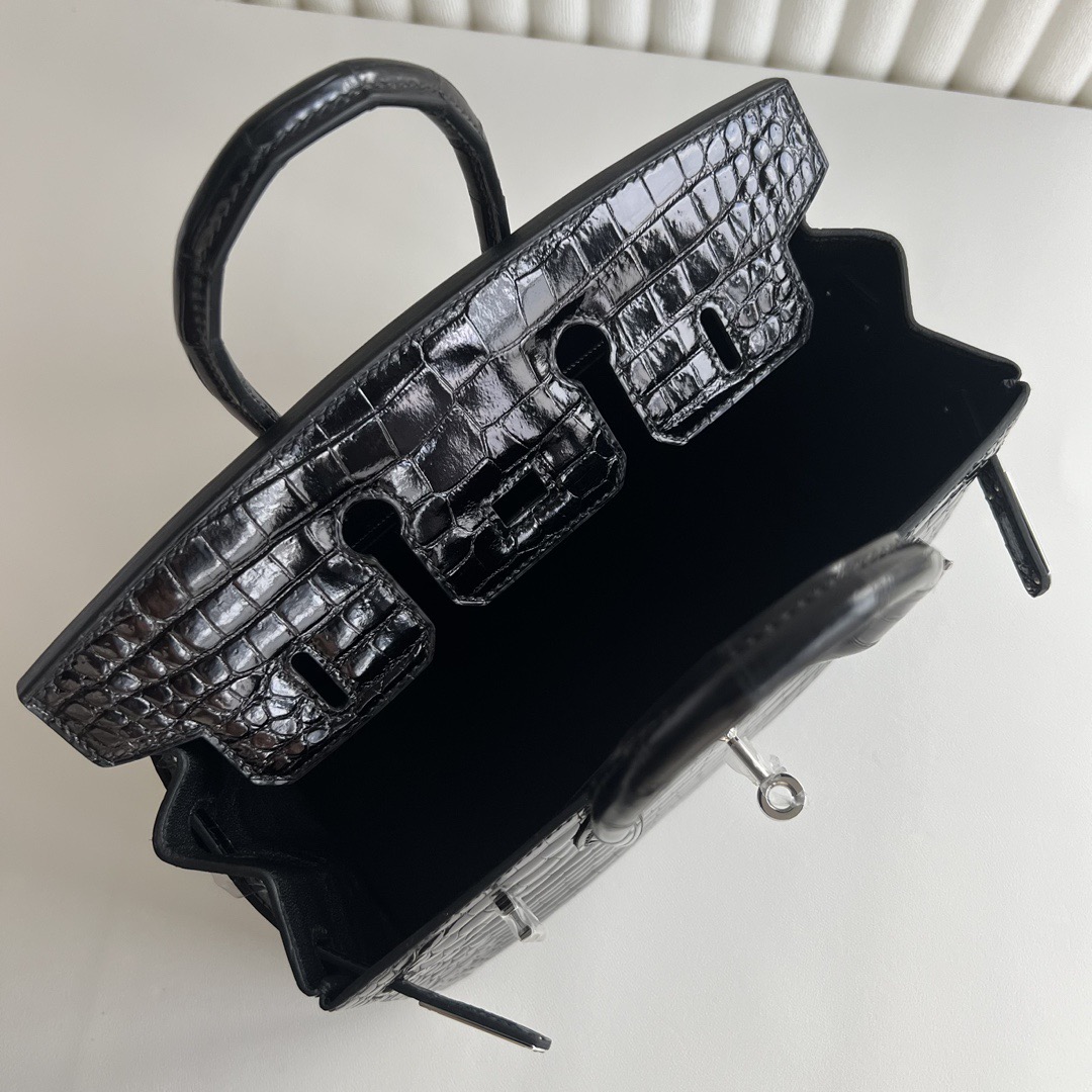 愛馬仕鉑金包多少錢 Hermès Birkin 25 倒V（∧）HCP灣鱷鱷魚皮 黑色 銀色五金