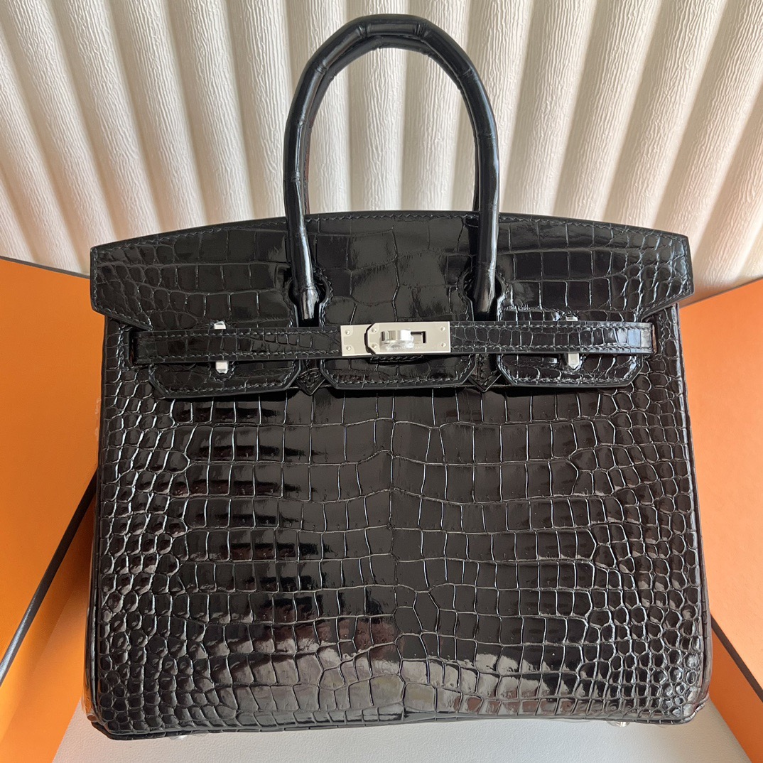 愛馬仕鉑金包多少錢 Hermès Birkin 25 倒V（∧）HCP灣鱷鱷魚皮 黑色 銀色五金