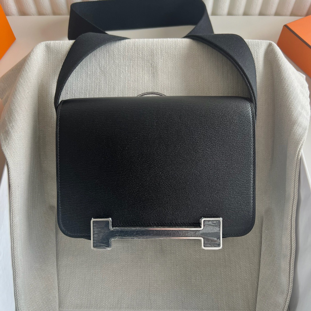 愛馬仕木屐包價格Hermès Geta 20 山羊皮Chevre Mysore 黑色銀色五金