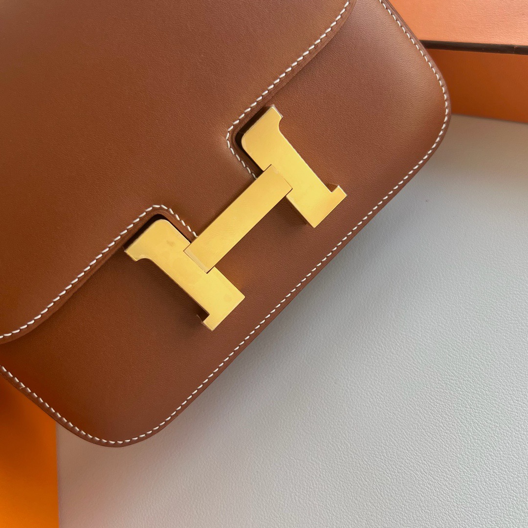 愛馬仕康康包價格排名 Hermès Constance 18 Barenia平紋馬鞍皮 Fauve黃褐色金色五金
