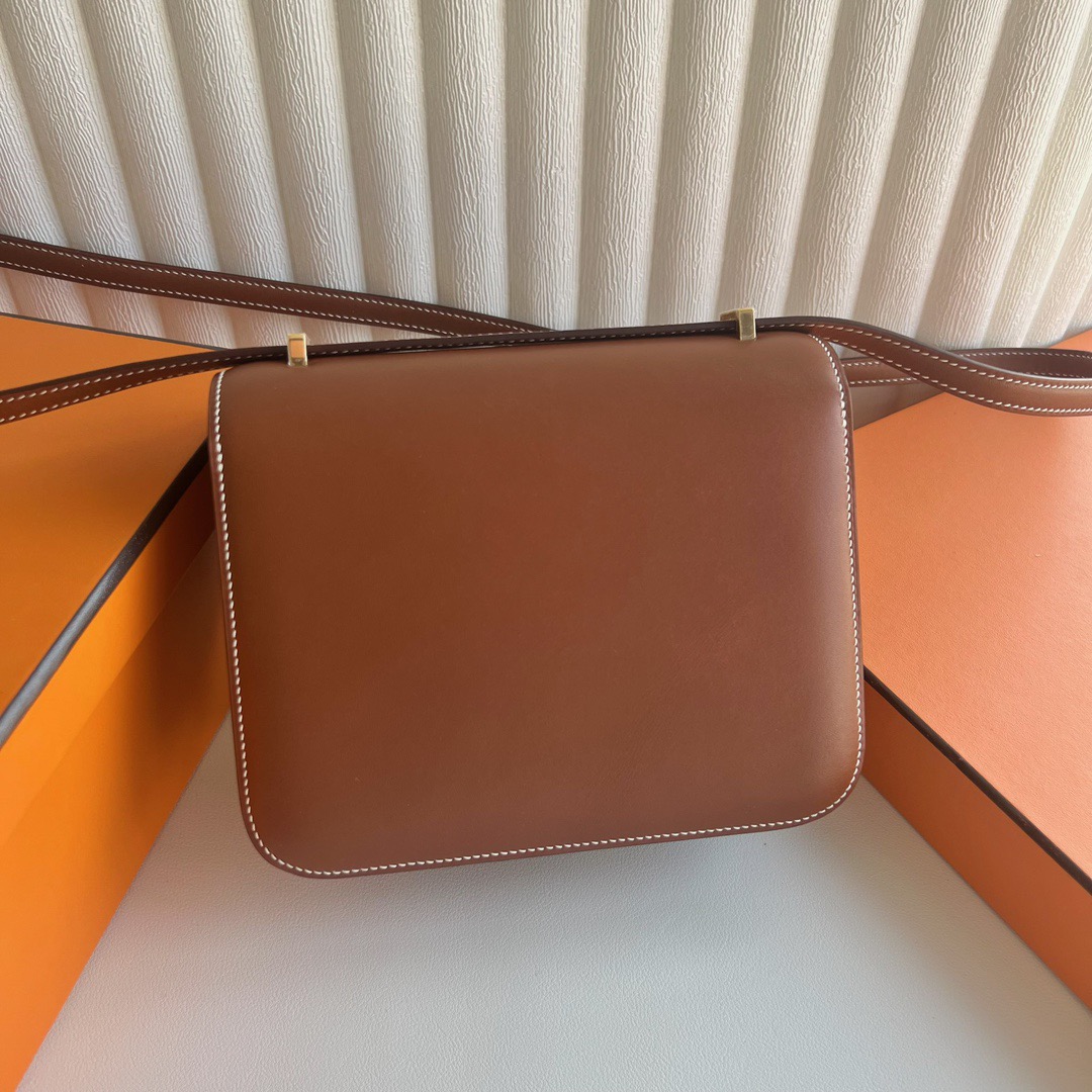 愛馬仕康康包價格排名 Hermès Constance 18 Barenia平紋馬鞍皮 Fauve黃褐色金色五金