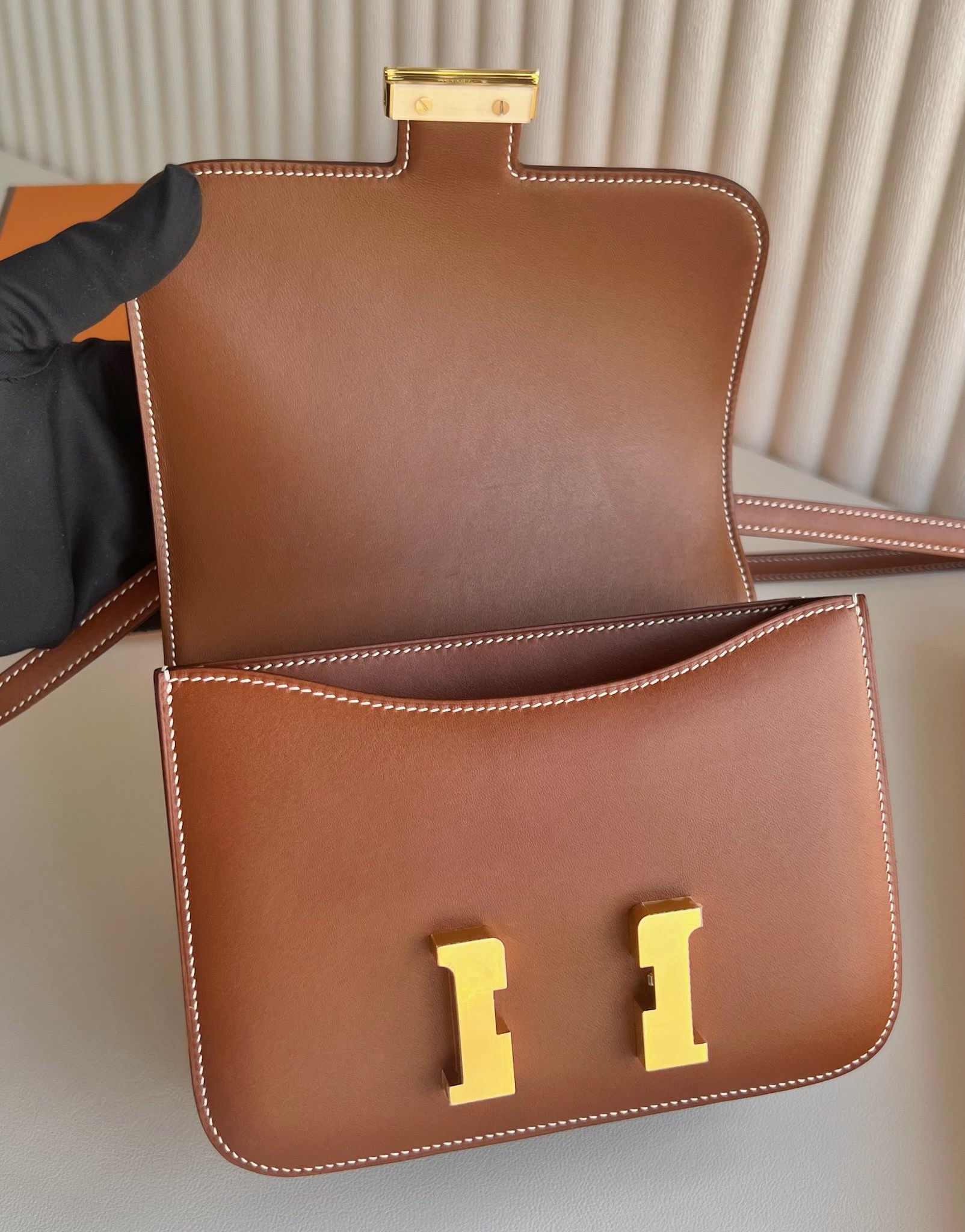 愛馬仕康康包價格排名 Hermès Constance 18 Barenia平紋馬鞍皮 Fauve黃褐色金色五金