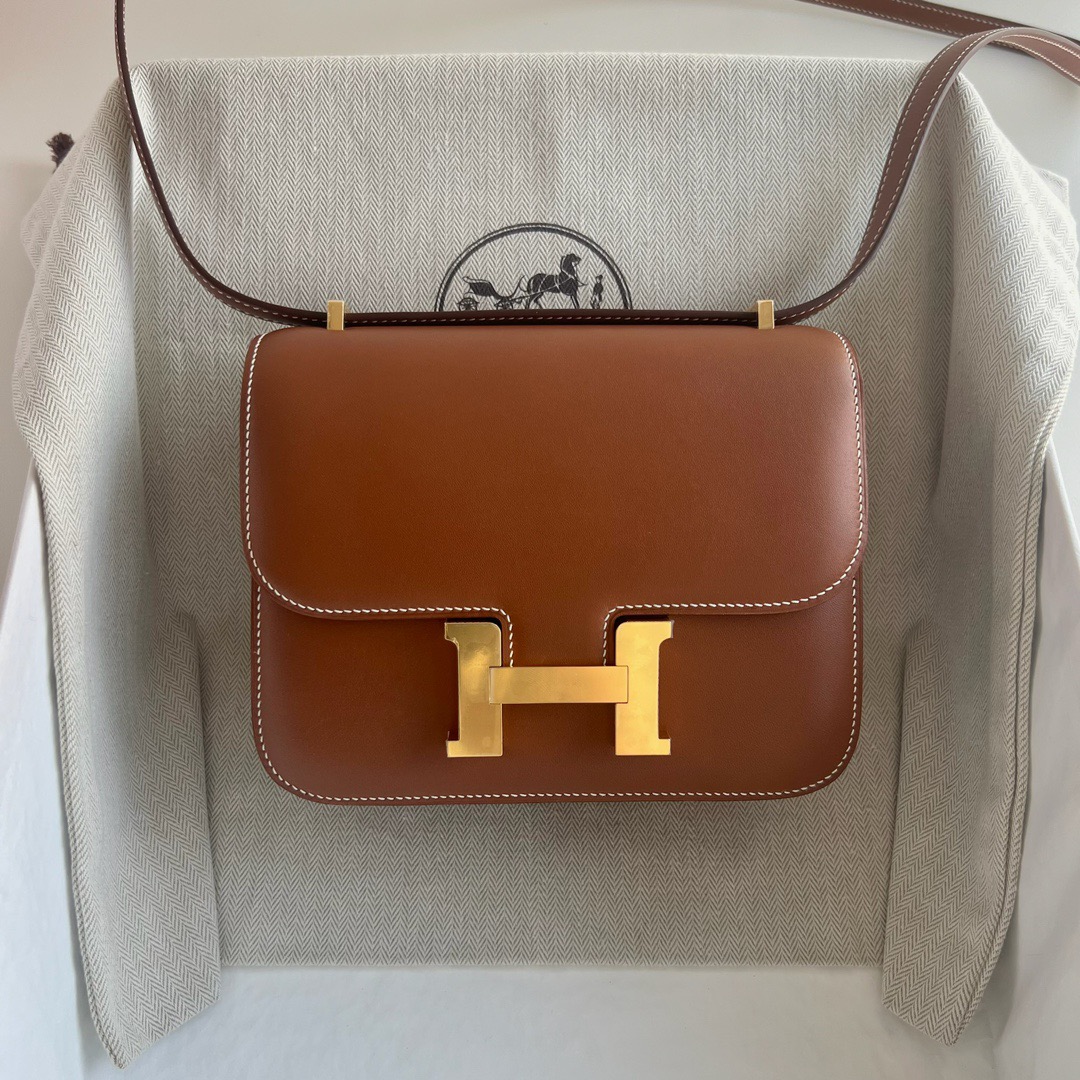 愛馬仕康康包價格排名 Hermès Constance 18 Barenia平紋馬鞍皮 Fauve黃褐色金色五金