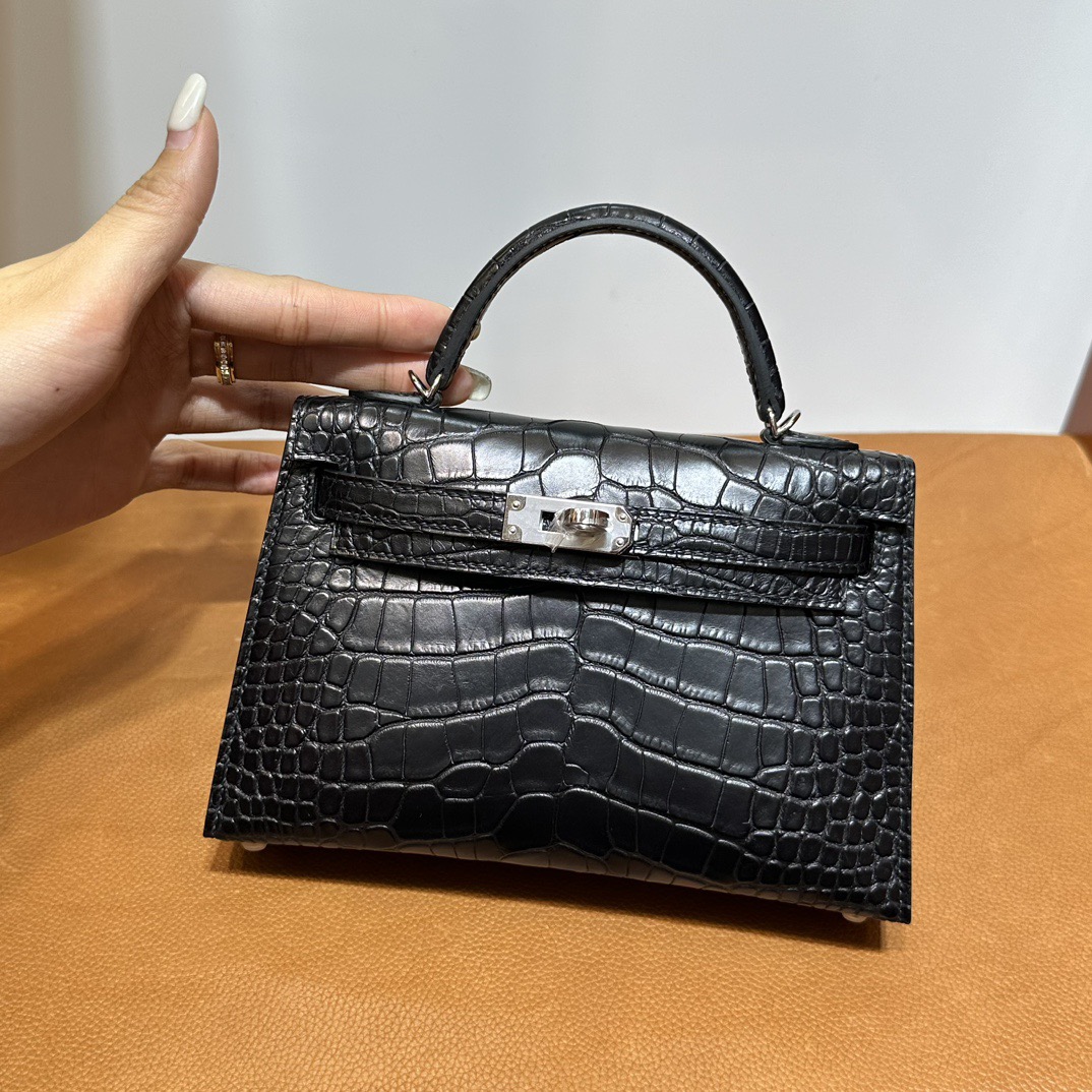 愛馬仕迷你凱莉2代價格圖片 Hermès Kelly Mini Sellier 霧面美洲鱷魚皮黑色銀色五金