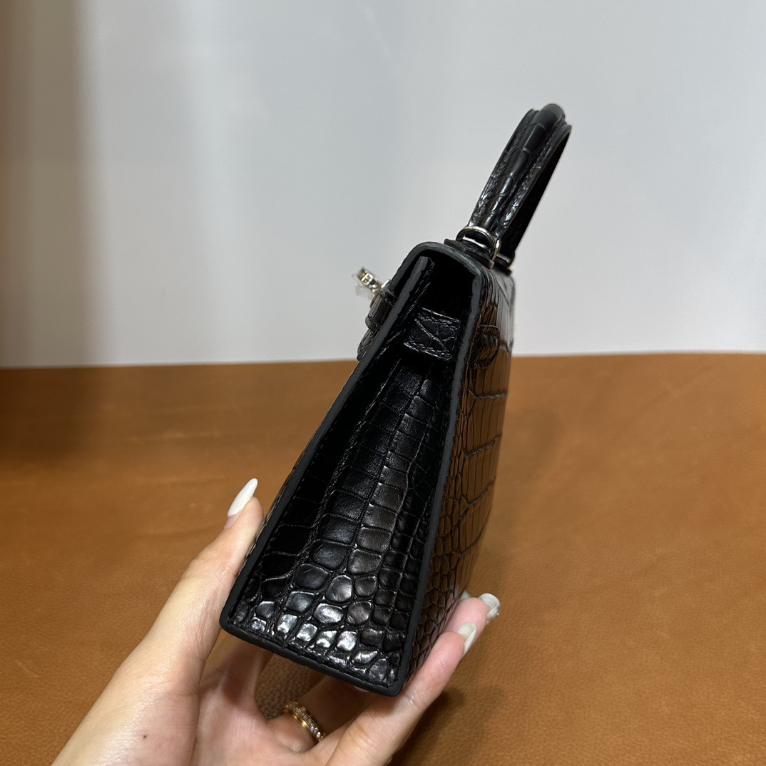 愛馬仕迷你凱莉2代價格圖片 Hermès Kelly Mini Sellier 霧面美洲鱷魚皮黑色銀色五金