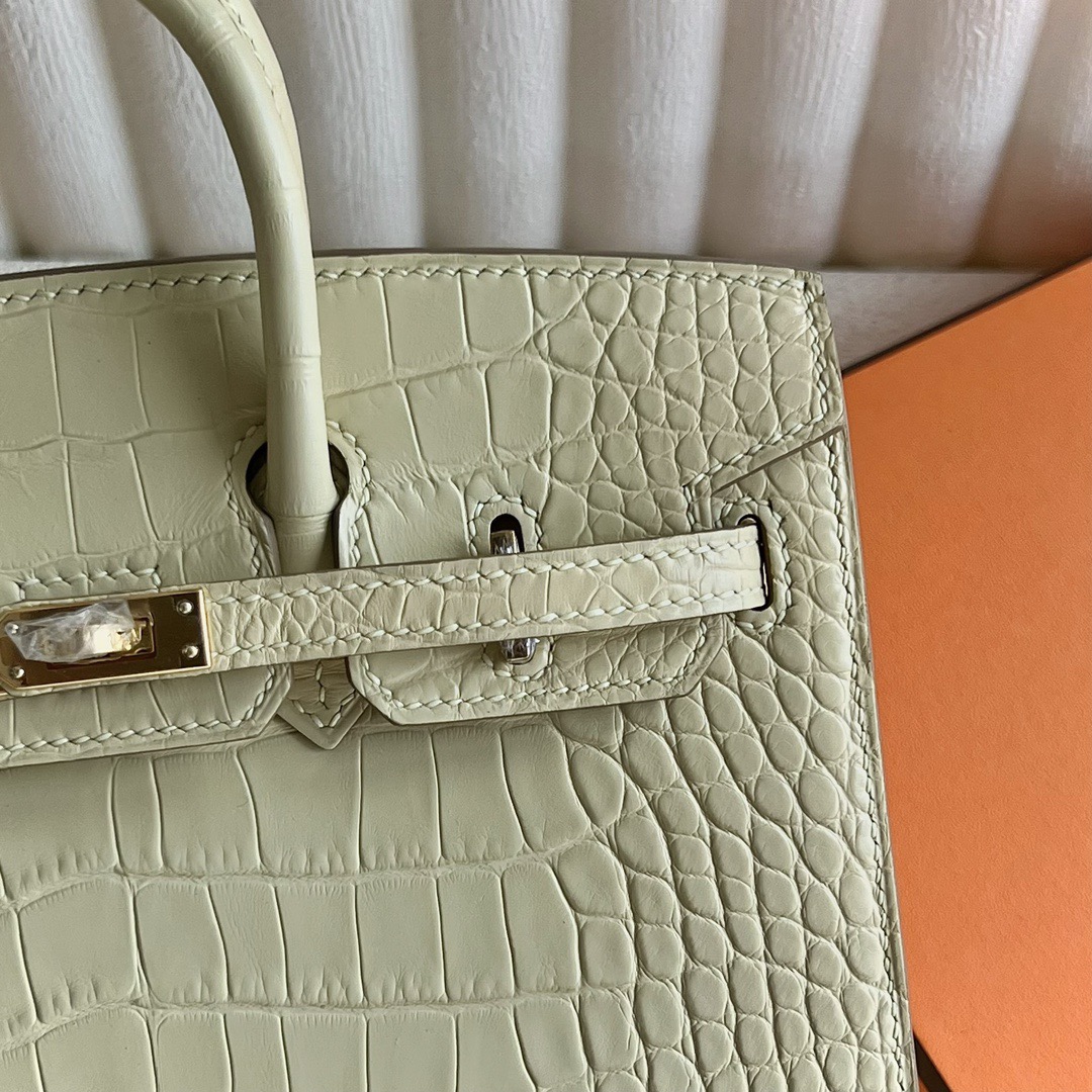 愛馬仕外縫鉑金包20寸 Hermès Birkin 20 霧面美洲鱷魚皮Y1 Vanille香草色金色五金