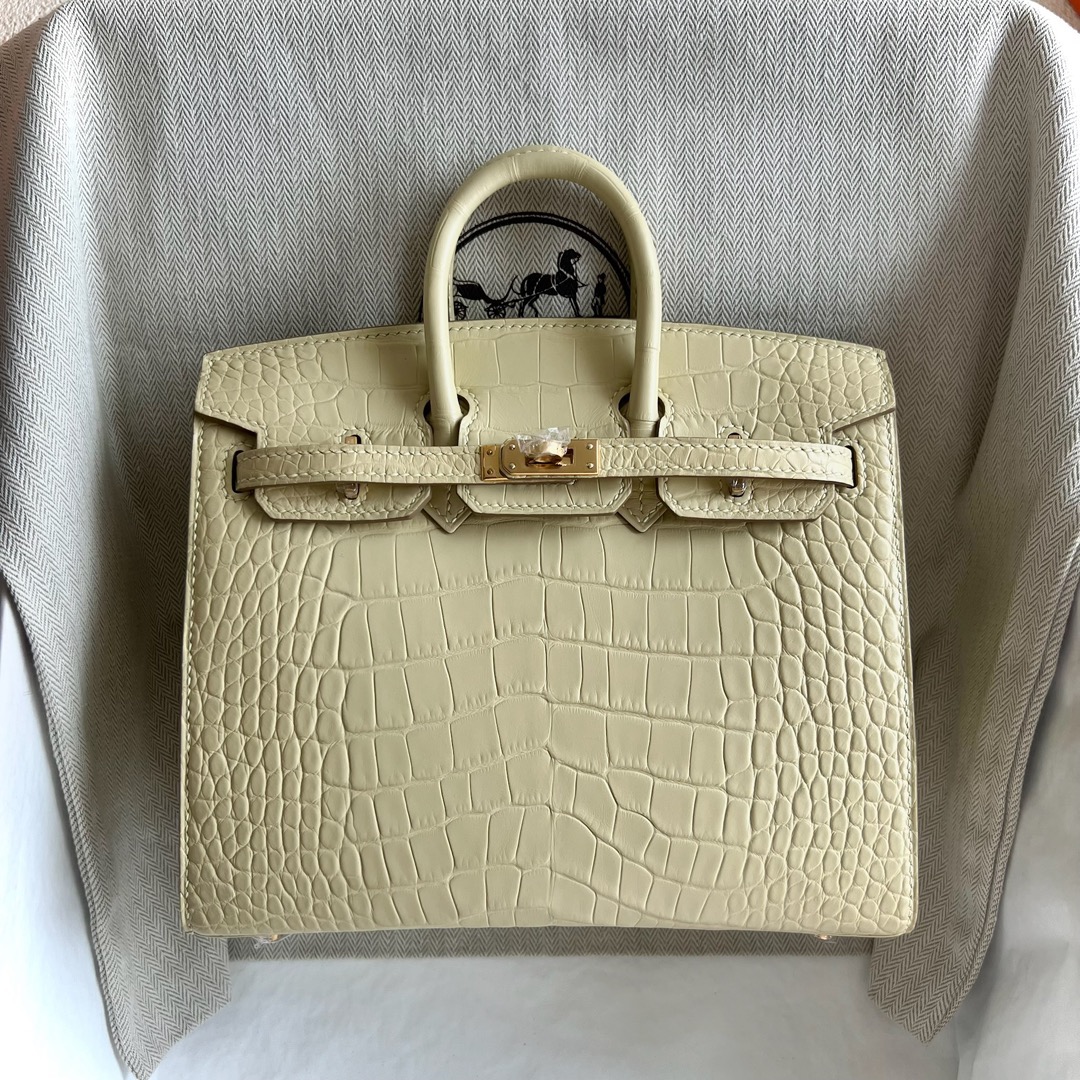 愛馬仕外縫鉑金包20寸 Hermès Birkin 20 霧面美洲鱷魚皮Y1 Vanille香草色金色五金