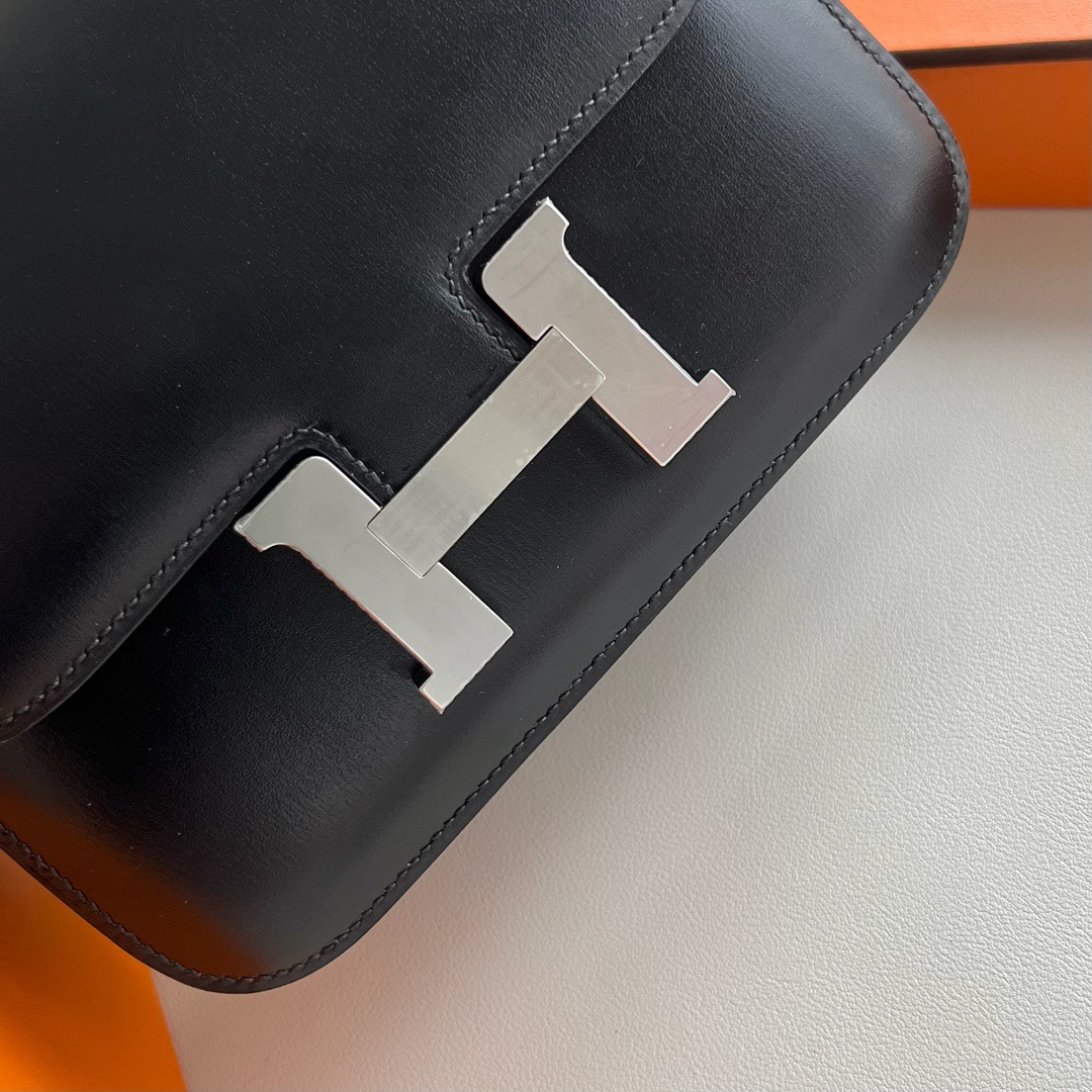 愛馬仕康康包圖片 Hermès Constance 18 Box Leather CK89 Noir 黑色銀色五金