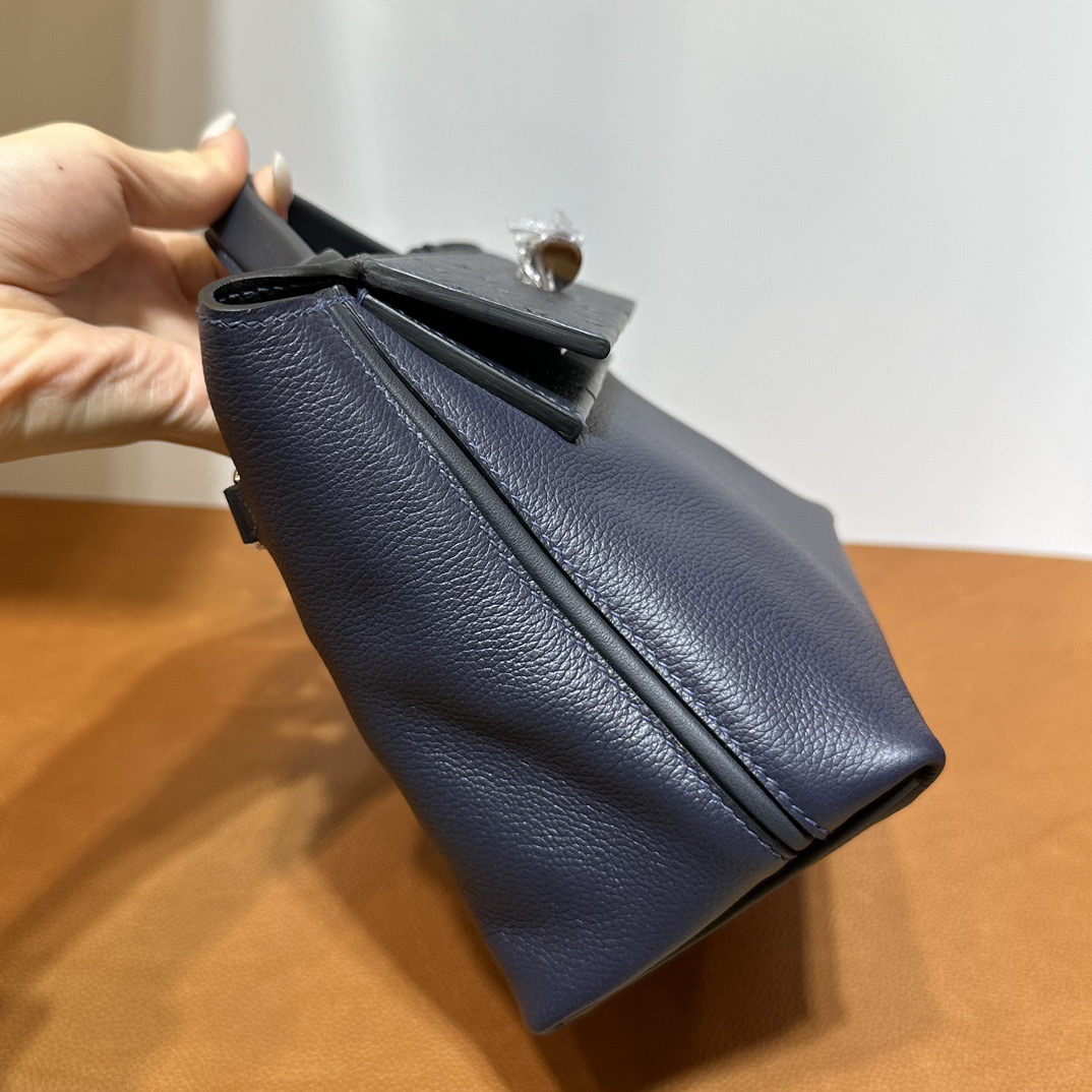愛馬仕2424迷你包的價格 Hermès Mini 24 24 Touch Evercolor/Ostrich Bleu Niut午夜藍/3Y Caban水兵藍