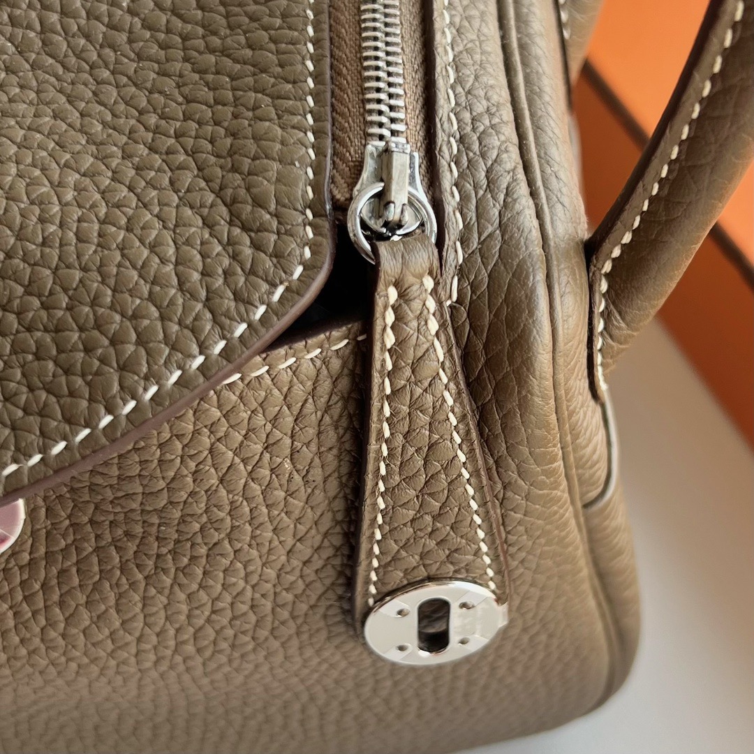 愛馬仕迷你琳迪包專櫃價格 Hermès Mini Lindy Taurillon Clémence CK18 Etoupe大象灰銀色五金-Qatar Kuwait Hermes Birkin Kelly Lindy bag 愛馬仕迷你琳迪包專櫃價格 Hermès Mini Lindy Taurillon Clémence CK18 Etoupe大象灰銀色五金