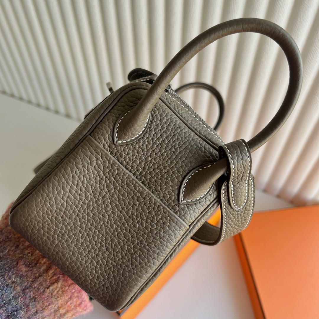 愛馬仕迷你琳迪包專櫃價格 Hermès Mini Lindy Taurillon Clémence CK18 Etoupe大象灰銀色五金-Qatar Kuwait Hermes Birkin Kelly Lindy bag 愛馬仕迷你琳迪包專櫃價格 Hermès Mini Lindy Taurillon Clémence CK18 Etoupe大象灰銀色五金