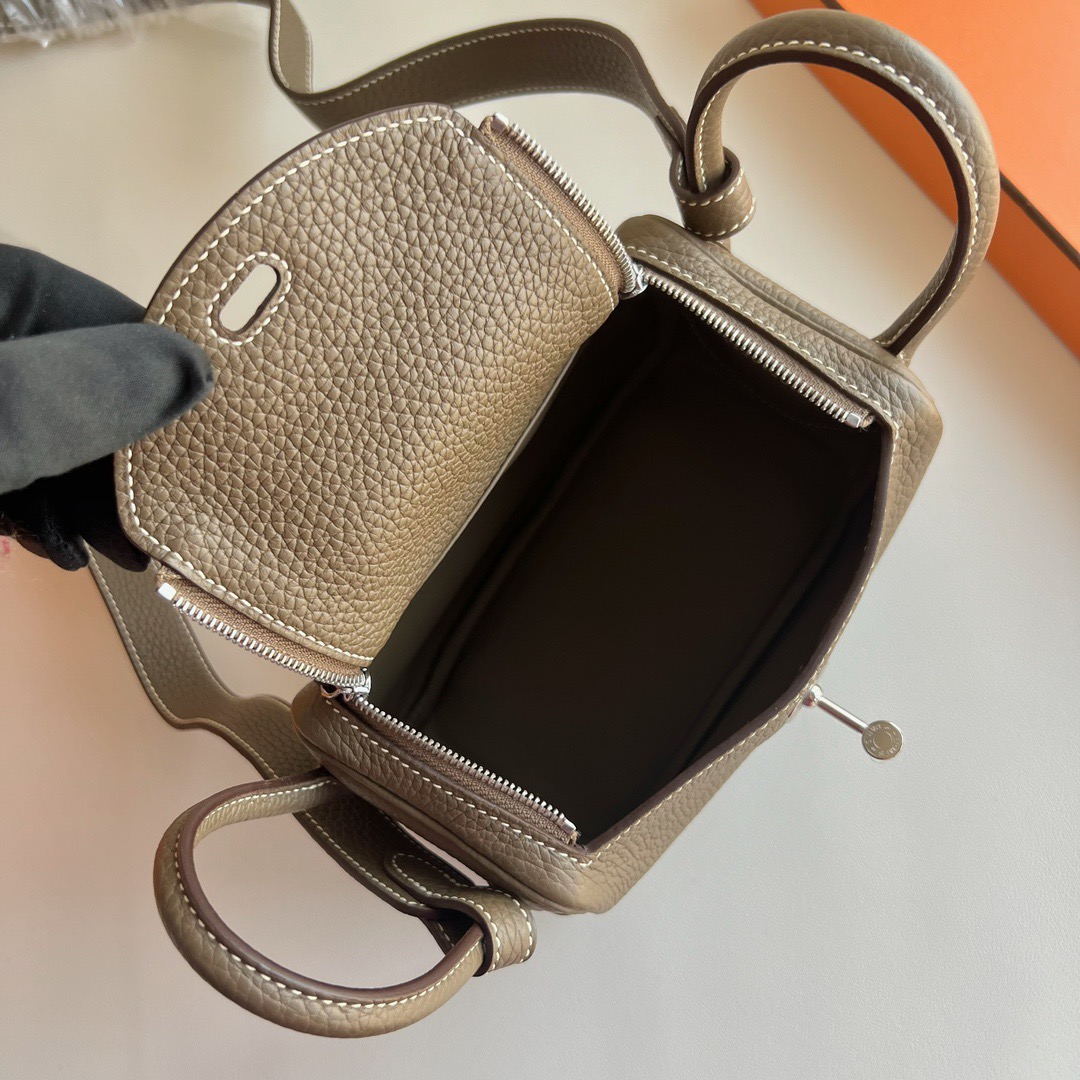 愛馬仕迷你琳迪包專櫃價格 Hermès Mini Lindy Taurillon Clémence CK18 Etoupe大象灰銀色五金-Qatar Kuwait Hermes Birkin Kelly Lindy bag 愛馬仕迷你琳迪包專櫃價格 Hermès Mini Lindy Taurillon Clémence CK18 Etoupe大象灰銀色五金