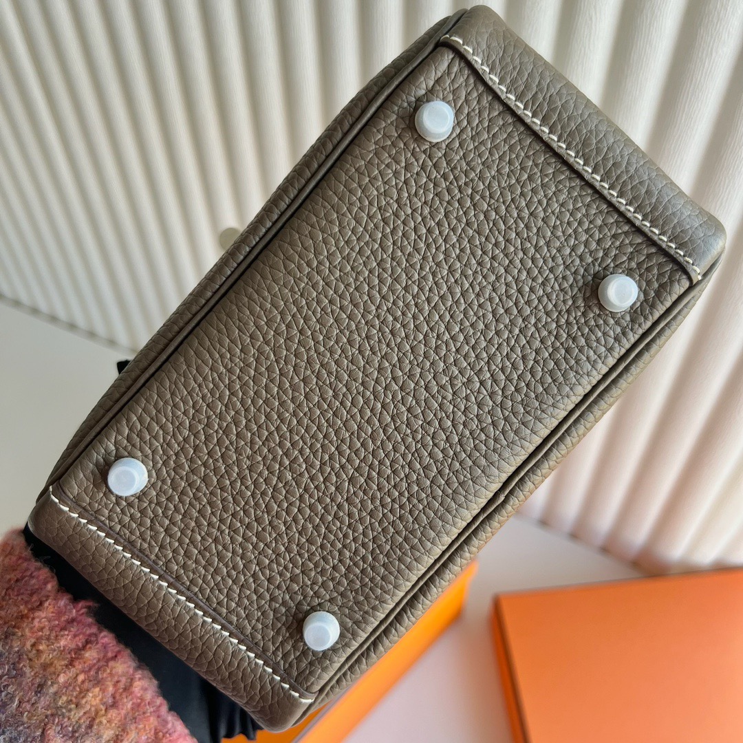 愛馬仕迷你琳迪包專櫃價格 Hermès Mini Lindy Taurillon Clémence CK18 Etoupe大象灰銀色五金-Qatar Kuwait Hermes Birkin Kelly Lindy bag 愛馬仕迷你琳迪包專櫃價格 Hermès Mini Lindy Taurillon Clémence CK18 Etoupe大象灰銀色五金