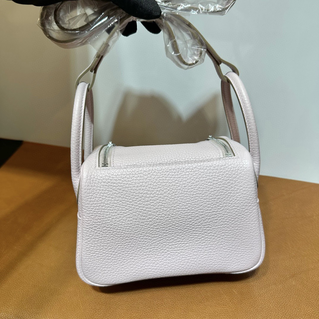 愛馬仕琳迪包售價 Hermès Mini Lindy Taurillon Clémence Mauve Pale夢幻粉紫 銀色五金-Qatar Kuwait Hermes Birkin Kelly Lindy bag 愛馬仕琳迪包售價 Hermès Mini Lindy Taurillon Clémence Mauve Pale夢幻粉紫 銀色五金