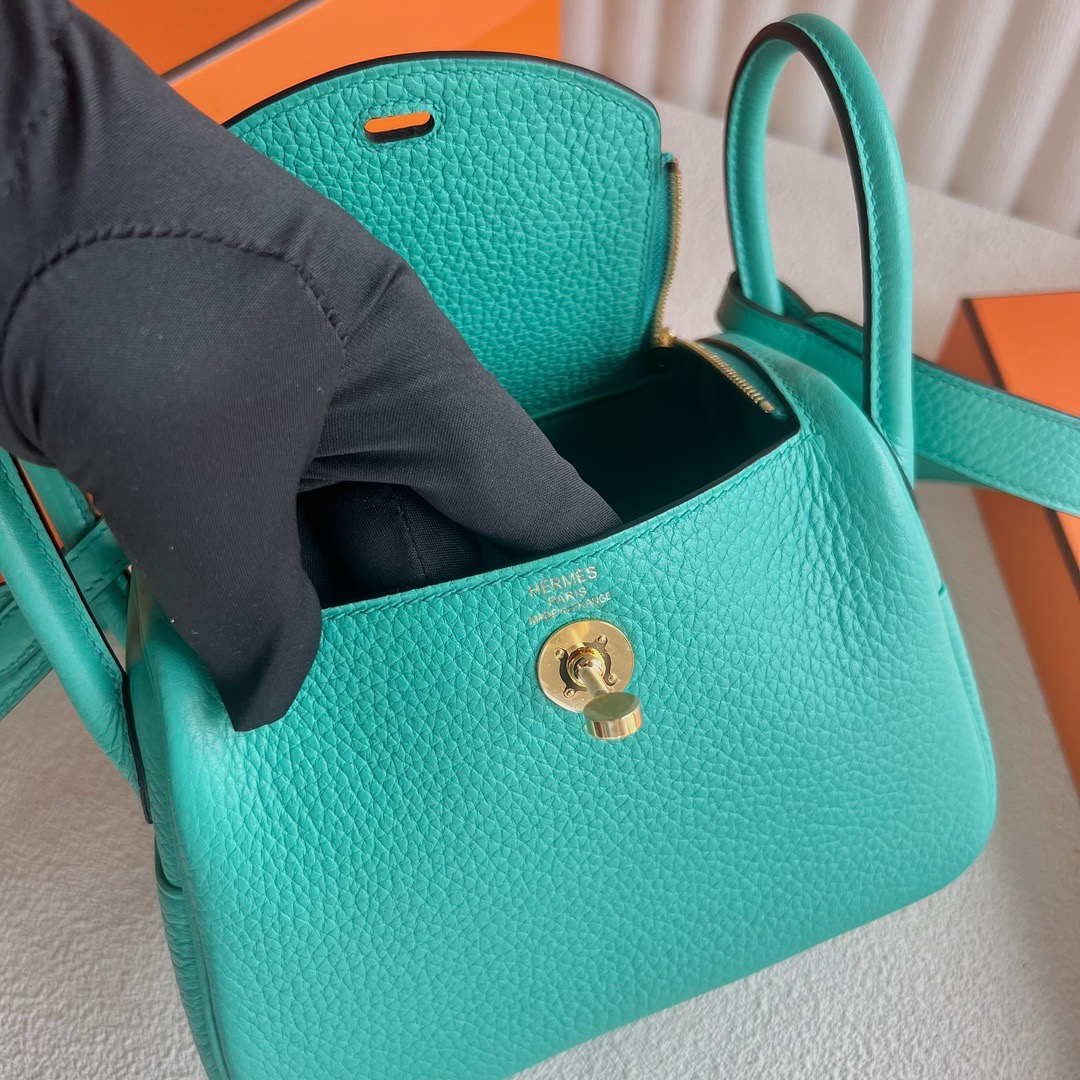 愛馬仕琳迪包價格Hermès Mini Lindy Taurillon Clémence Vert Verone維羅納綠 金色五金