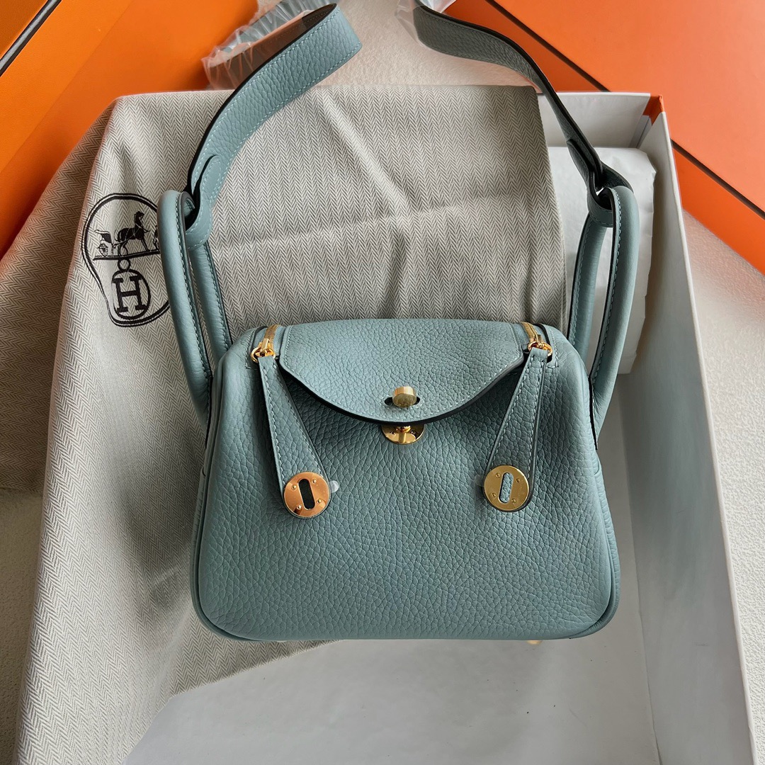 愛馬仕入門包包 Hermès Mini Lindy Taurillon Clémence 7G Ciel天青色金色五金