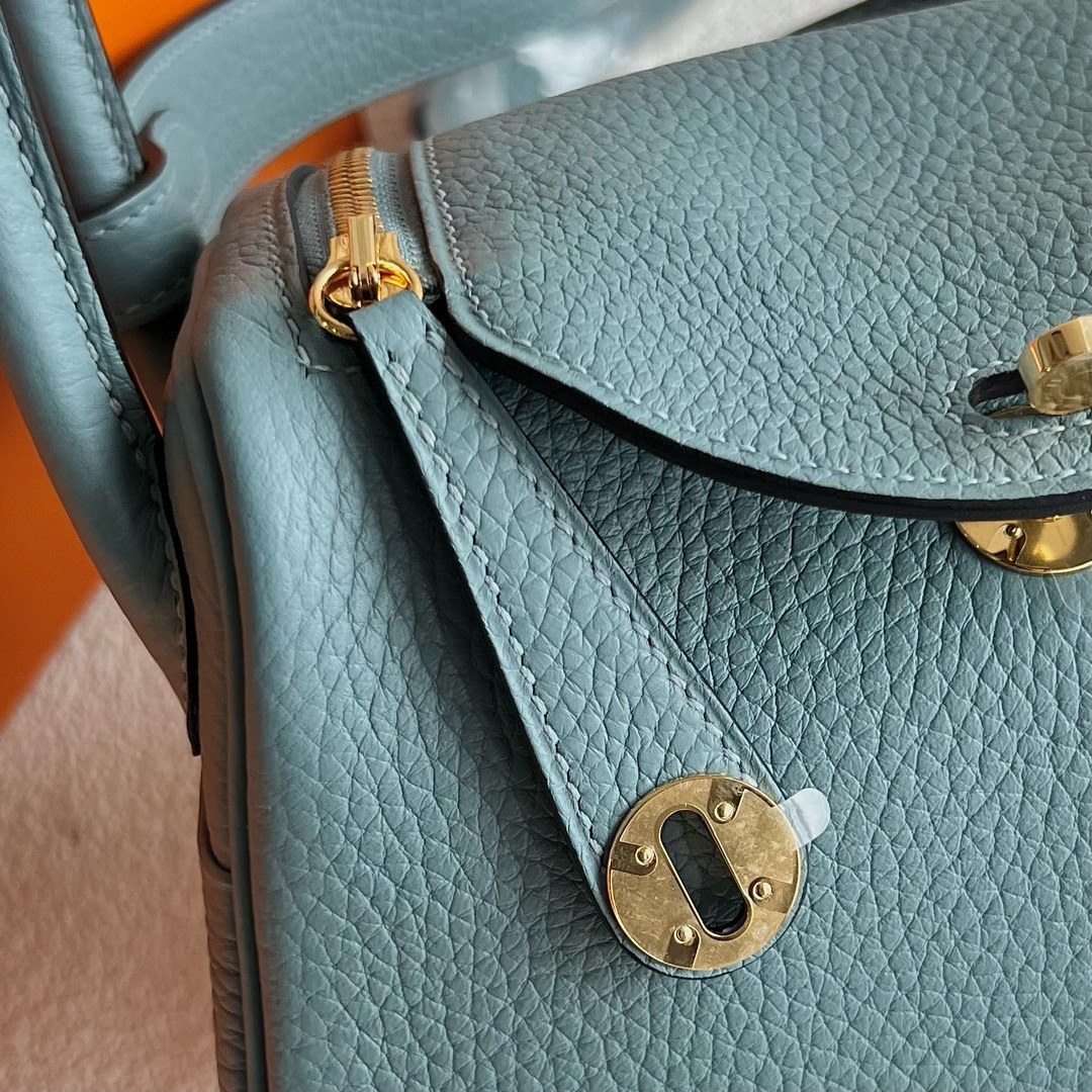 愛馬仕入門包包 Hermès Mini Lindy Taurillon Clémence 7G Ciel天青色金色五金