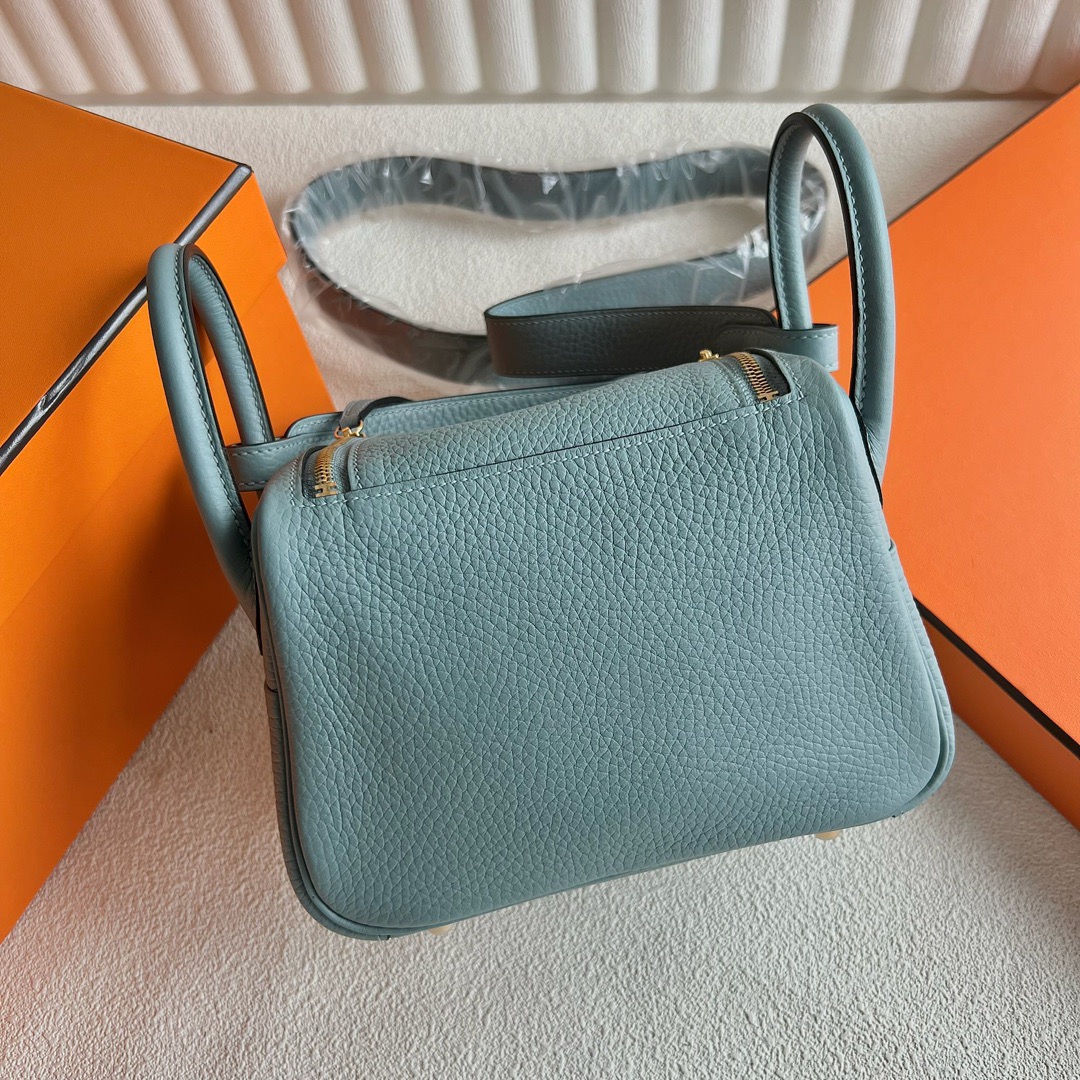 愛馬仕入門包包 Hermès Mini Lindy Taurillon Clémence 7G Ciel天青色金色五金