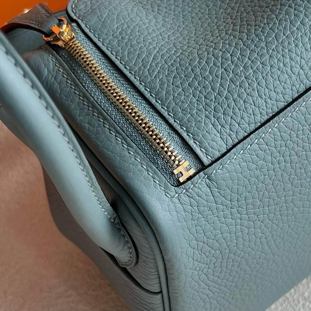 愛馬仕入門包包 Hermès Mini Lindy Taurillon Clémence 7G Ciel天青色金色五金