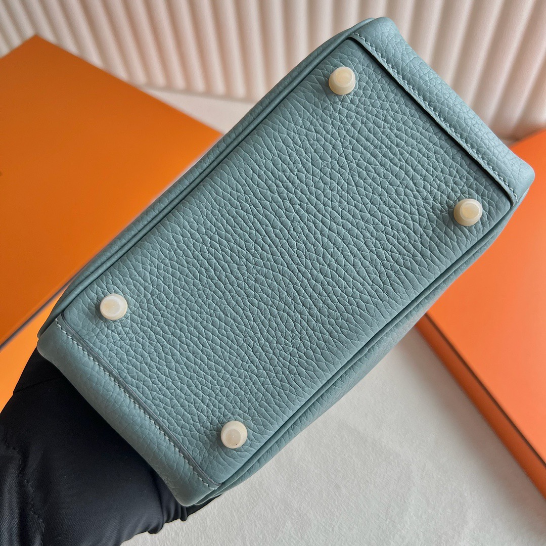 愛馬仕入門包包 Hermès Mini Lindy Taurillon Clémence 7G Ciel天青色金色五金