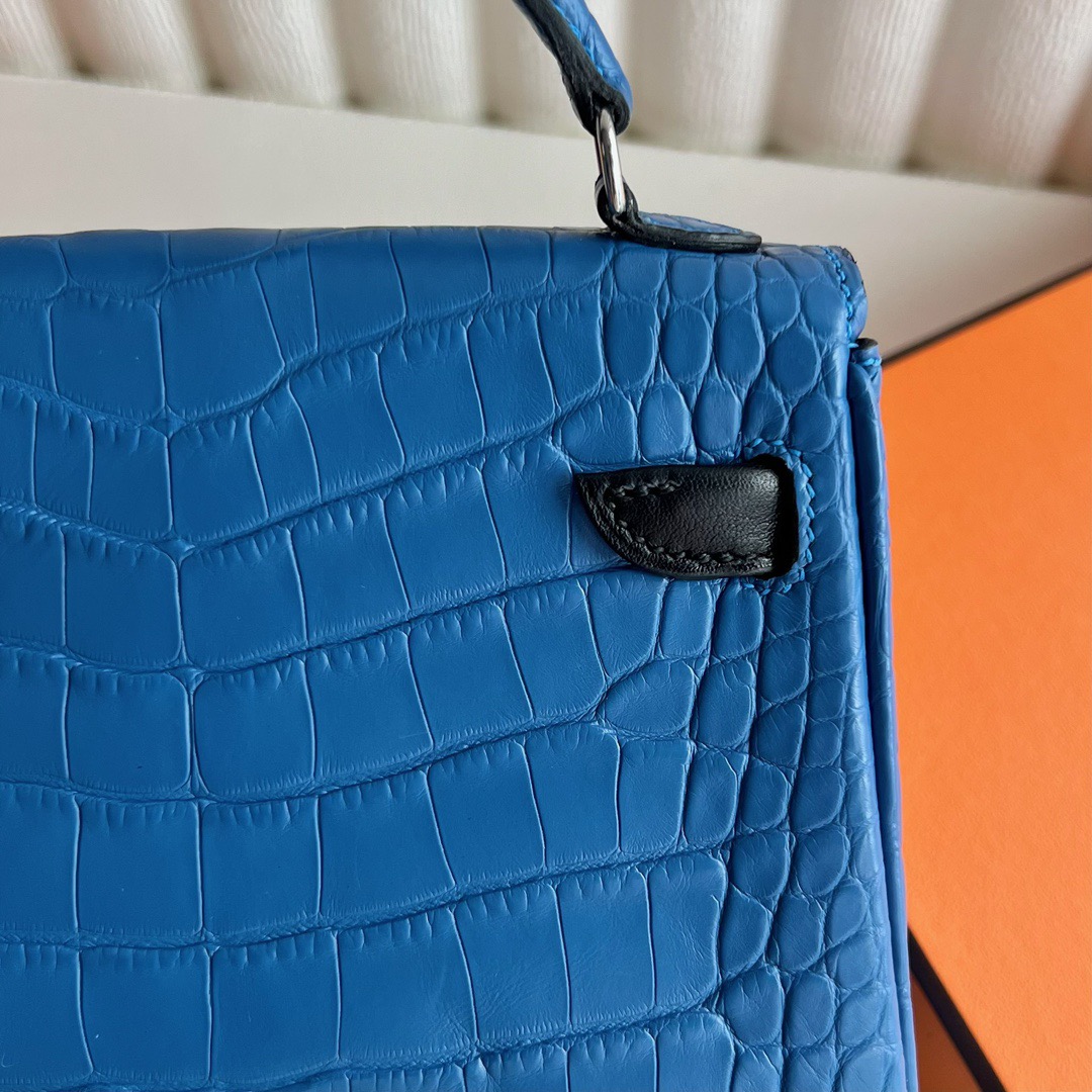 愛馬仕包包泰國旗艦店Hermès Kelly Doll 霧面美洲鱷魚皮Bleu Zellige琉璃藍 黑色銀色五金