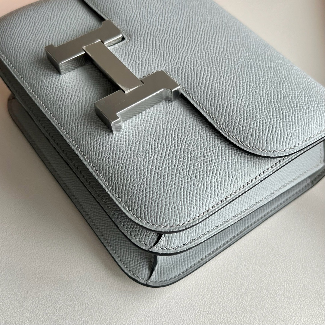 愛馬仕入門級包價格 Hermès Constance 18 Mirror Style Epsom 8U Bleu Glacier冰川藍銀色五金