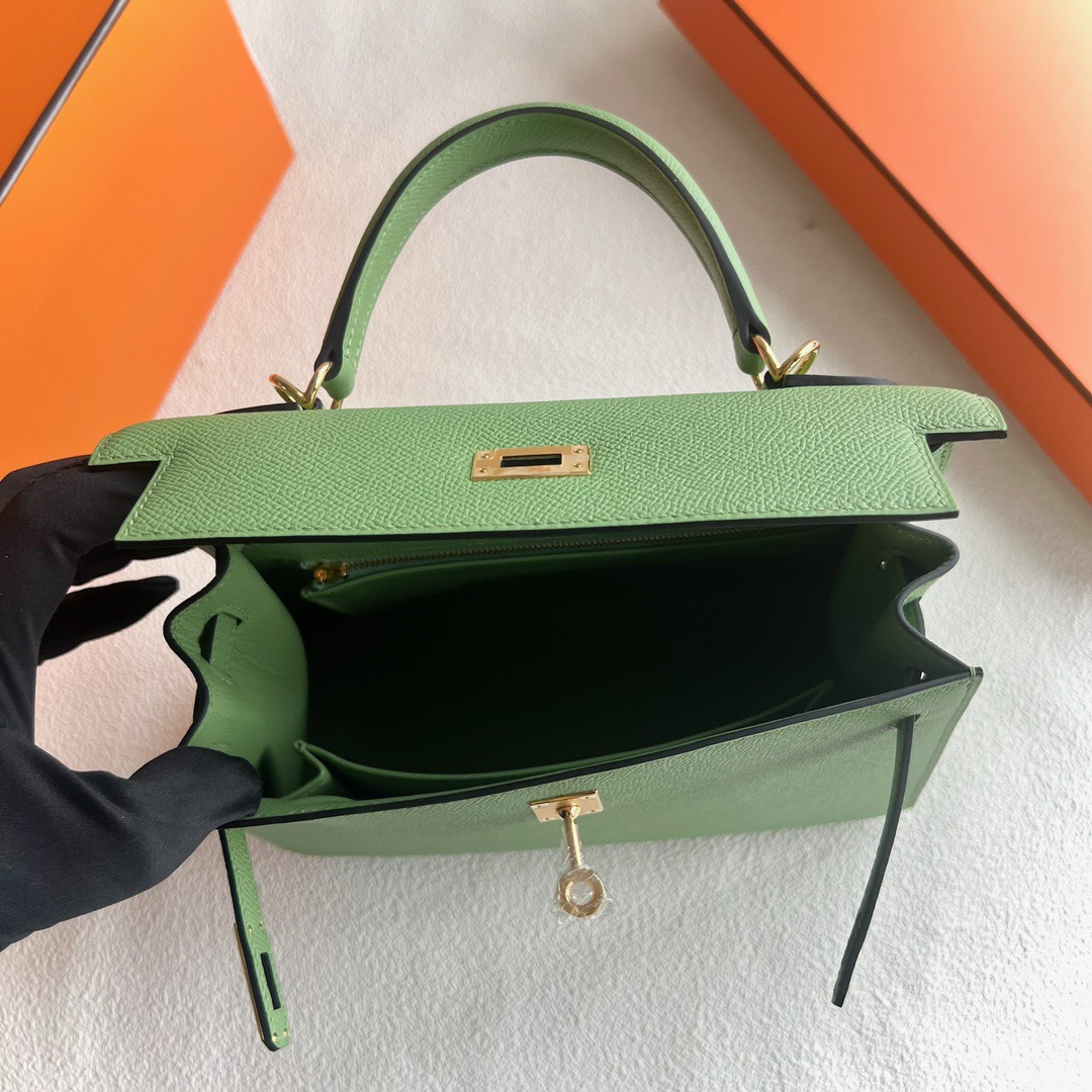 愛馬仕凱莉包25專櫃價格 Hermès Kelly 25 Epsom 3i Vert Criquet黃油果綠金色五金