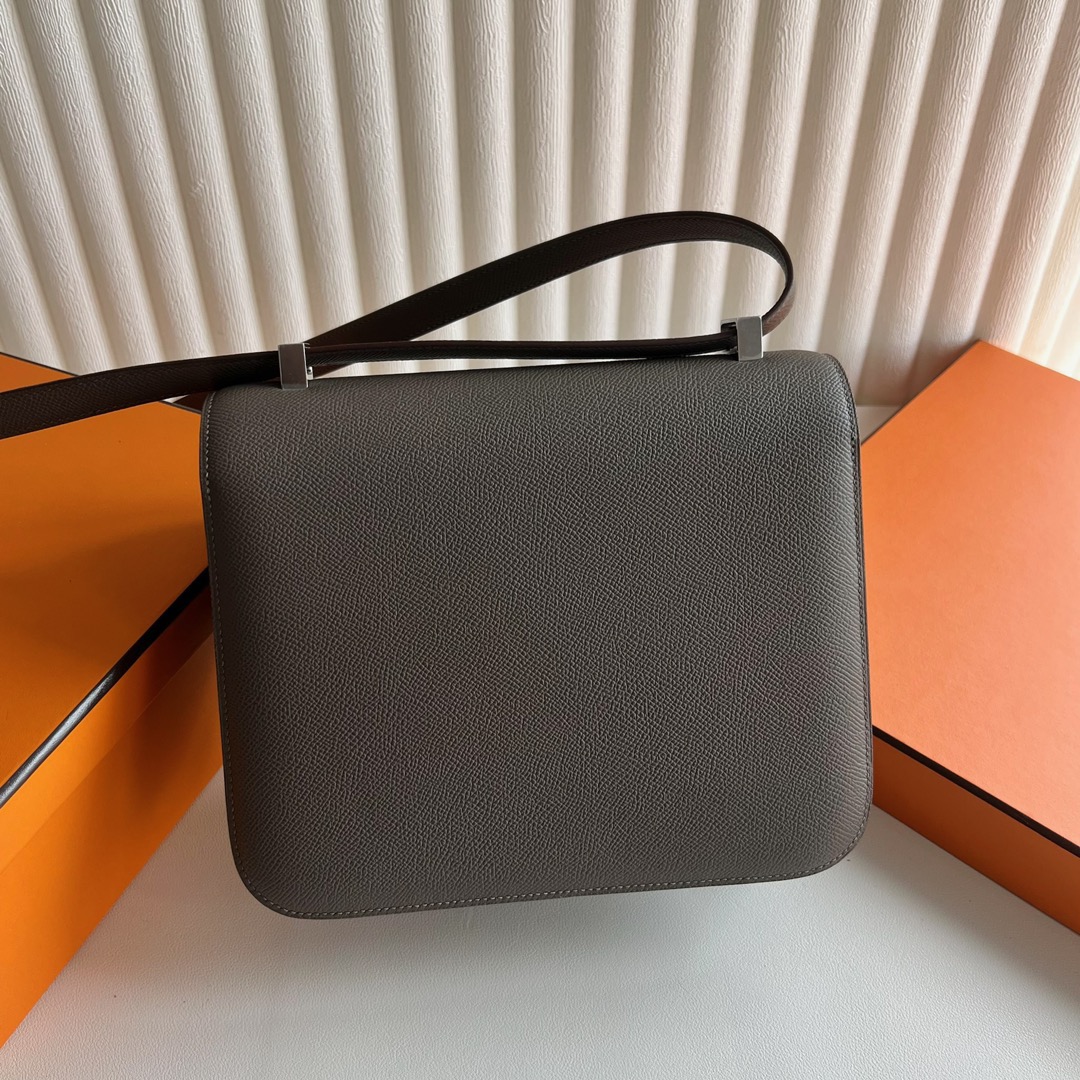 愛馬仕康康19和24尺寸哪個好 Hermès Constance 24 Epsom 8FÉtain 錫器灰內拼Bleu Electric電光藍