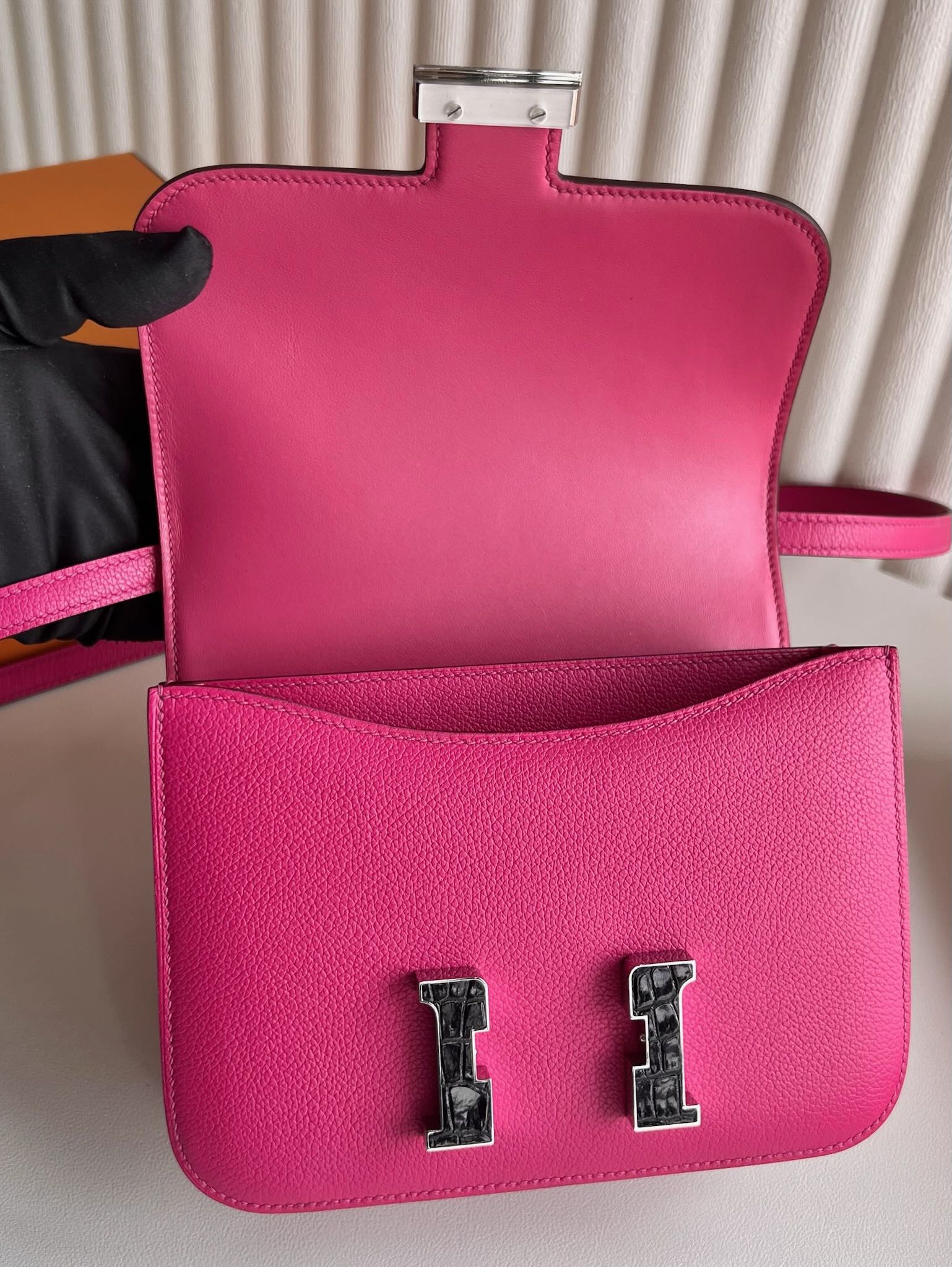 愛馬仕包包康康刻印年份 Hermès Constance 18 Evercolor 0D Rose Mexico墨西哥粉拼黑色鱷魚扣