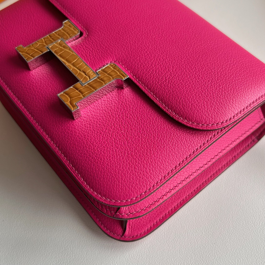 愛馬仕康康的刻印在哪 Hermès Constance 18 Evercolor 0D Rose Mexico墨西哥粉拼亮面焦糖色鱷魚扣