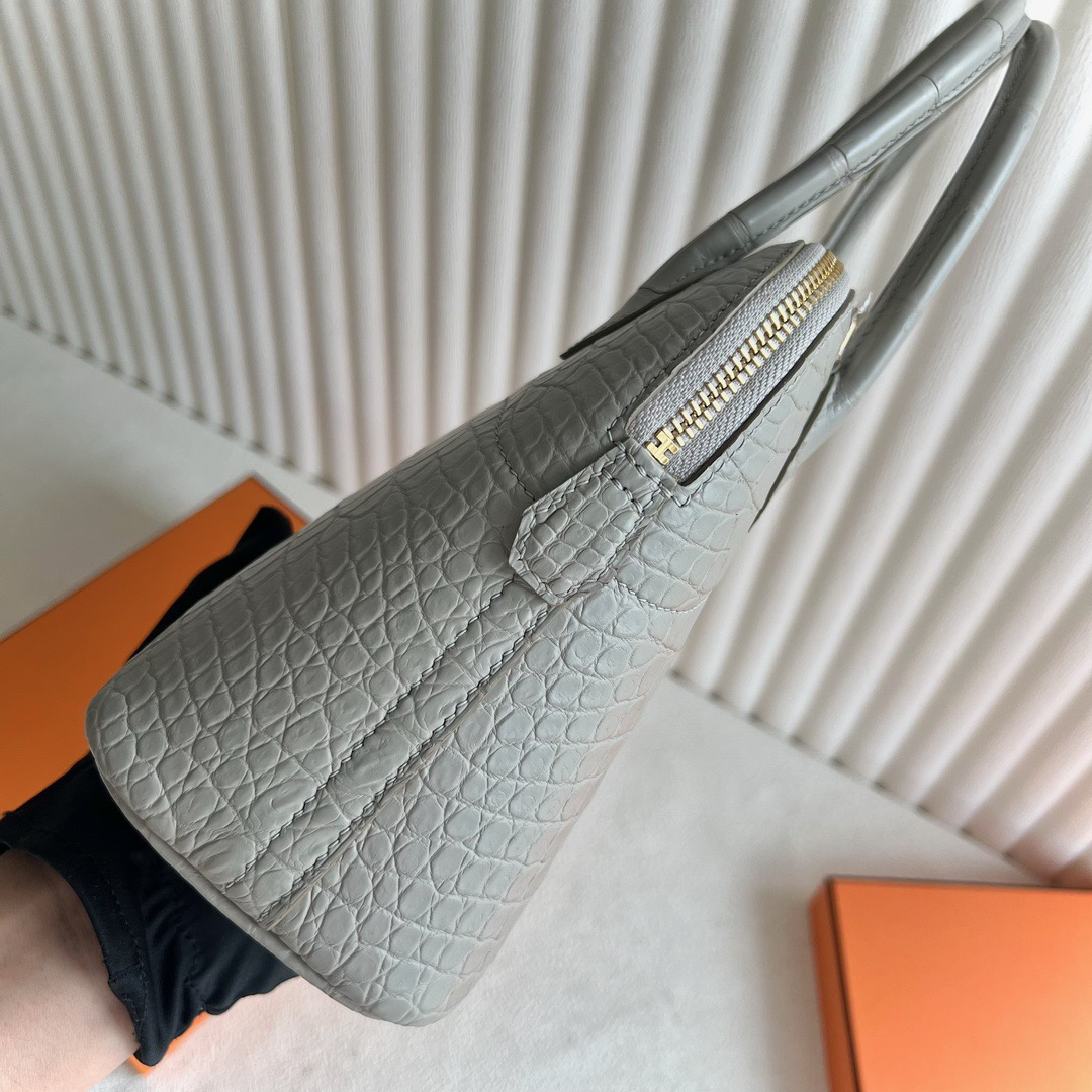 愛馬仕保齡球包 Hermès Bolide 27 霧面倒V灣鱷鱷魚皮 Gris Perle珍珠灰金色五金